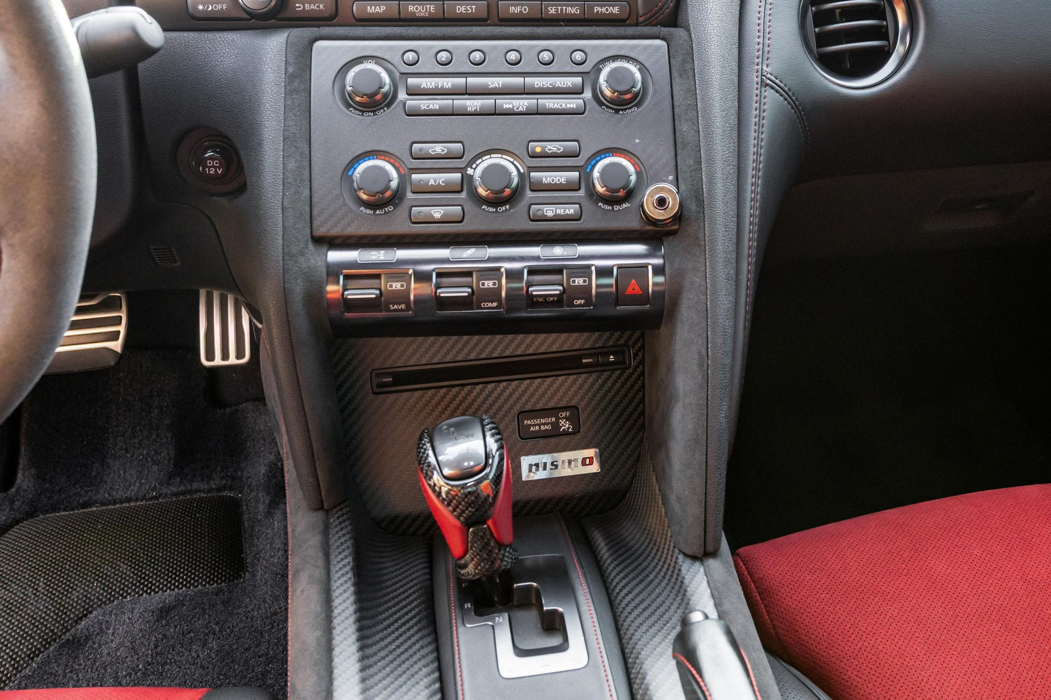 2015 Nissan GT-R NISMO - Image 17