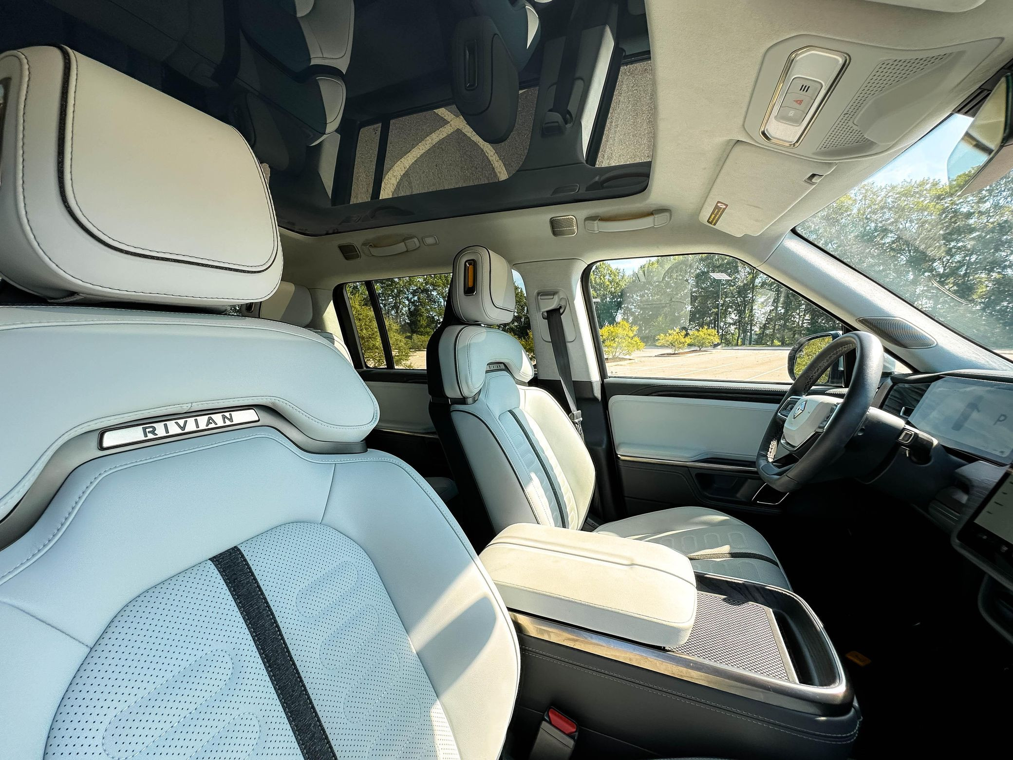 2023 Rivian R1S Adventure Edition - Image 35