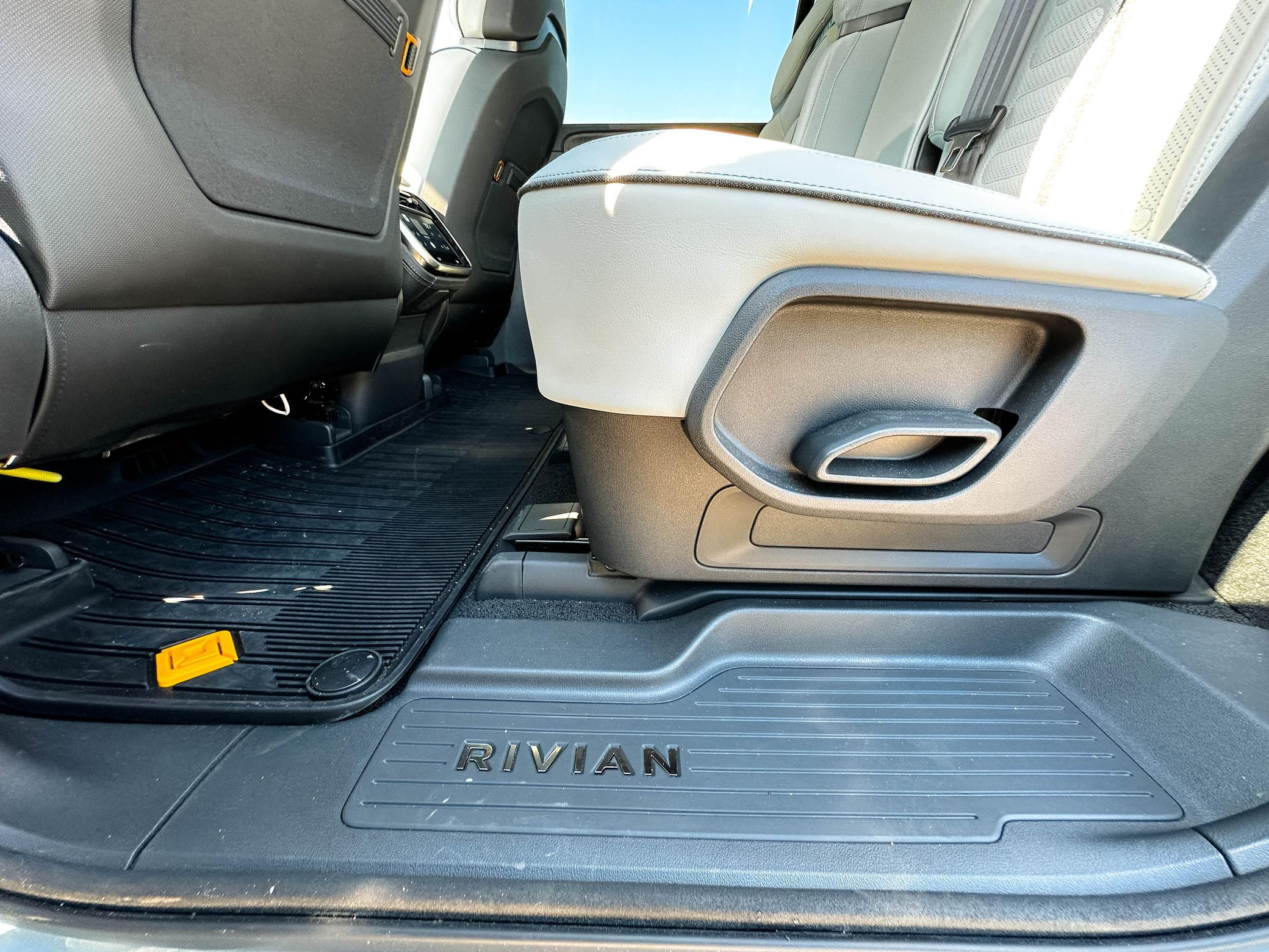 2023 Rivian R1S Adventure Edition - Image 36