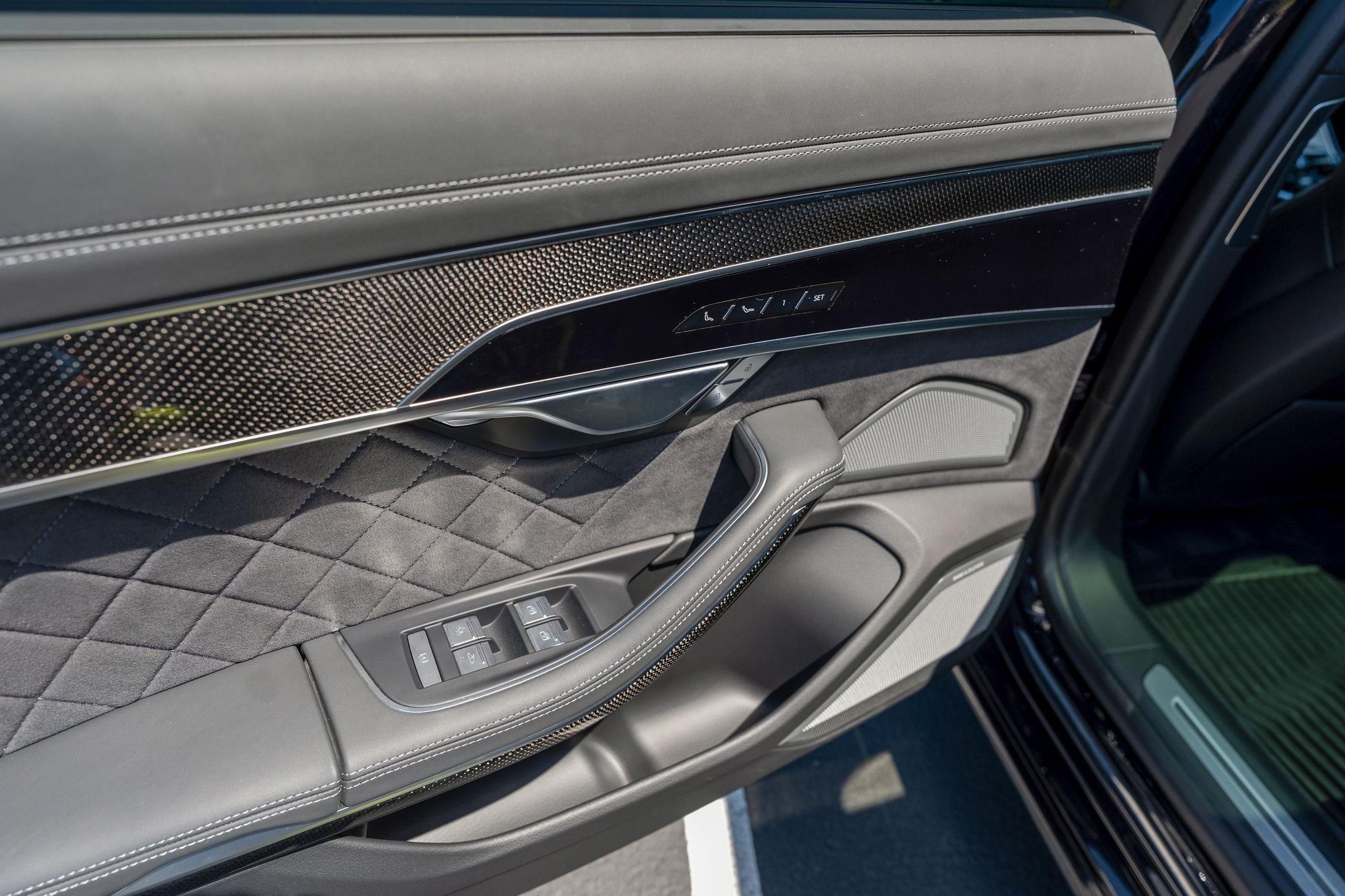 2025 Audi S8 - Image 36