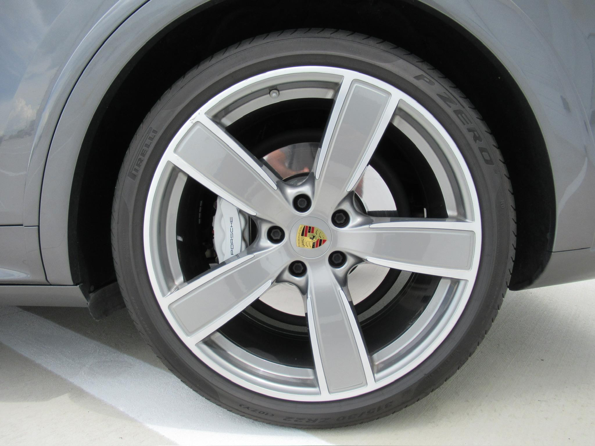 2019 Porsche Cayenne Turbo - Image 36