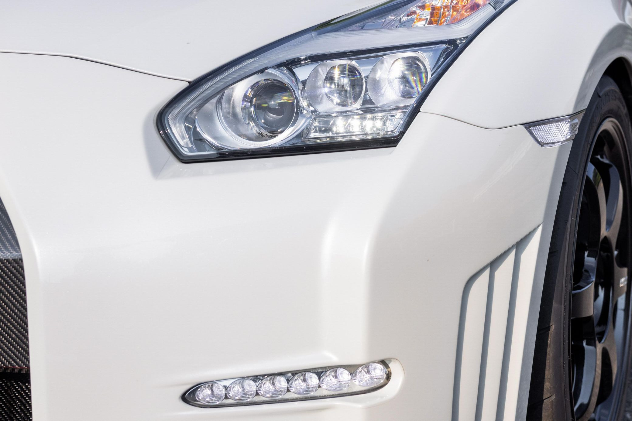 2015 Nissan GT-R NISMO - Image 21