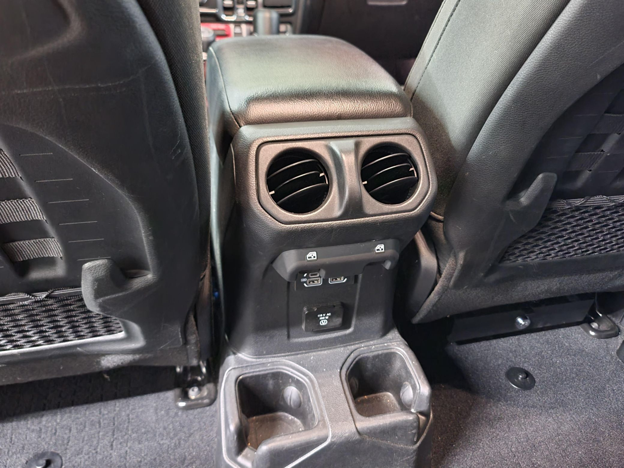 2023 Jeep Wrangler Rubicon - Image 13