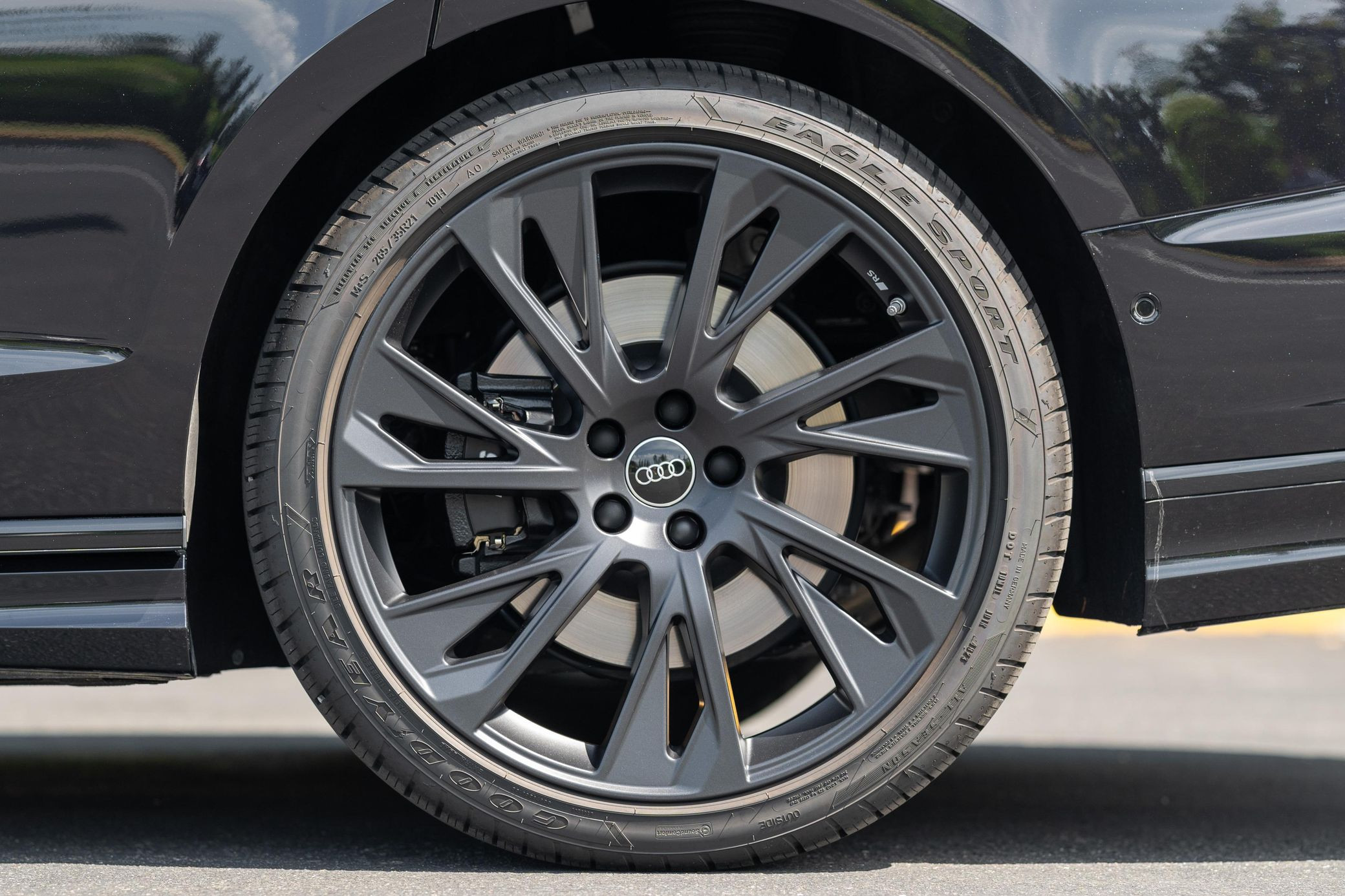 2025 Audi S8 - Image 39