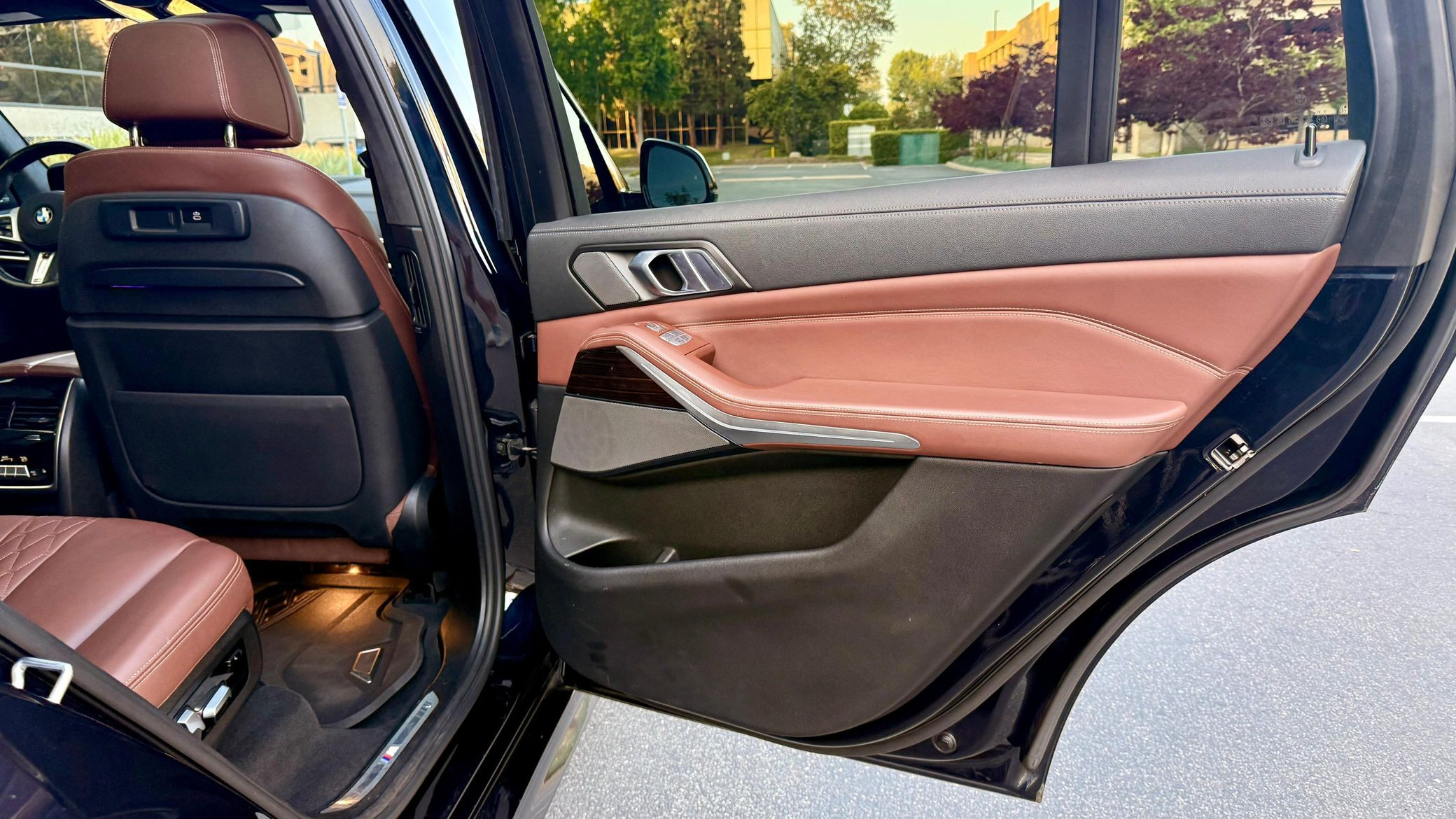 2021 BMW X7 M50i - Image 10