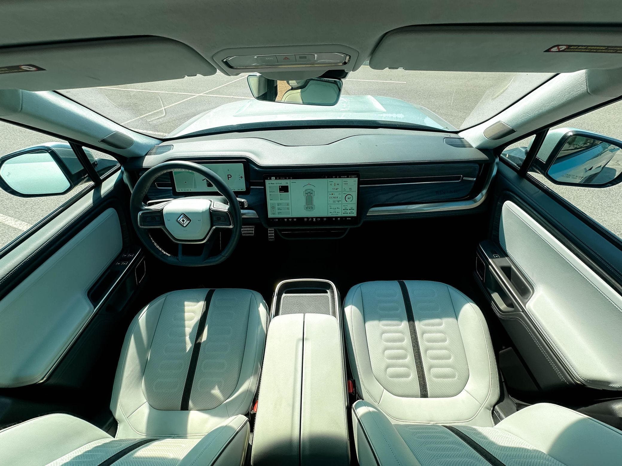 2023 Rivian R1S Adventure Edition - Image 40