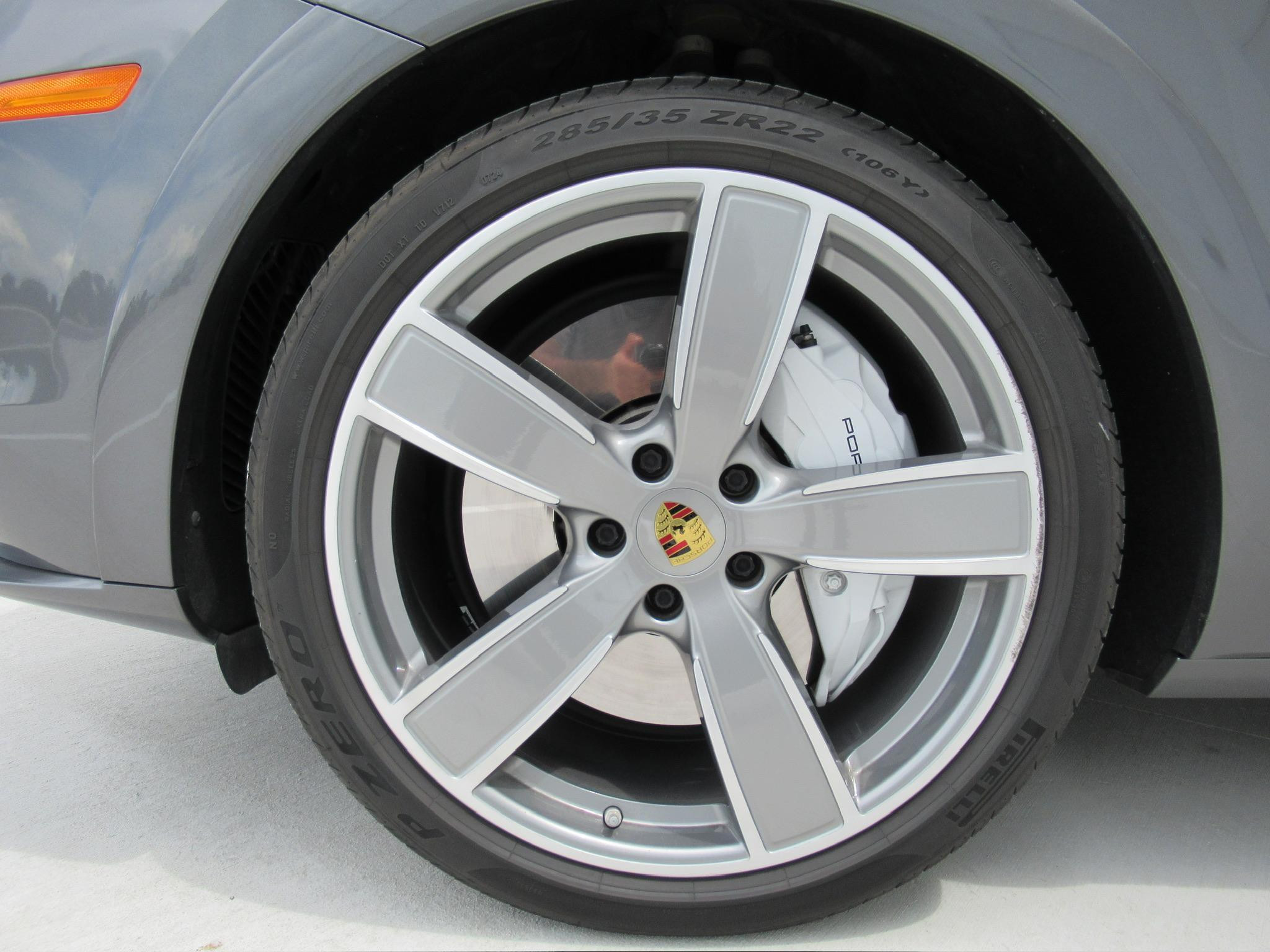 2019 Porsche Cayenne Turbo - Image 39