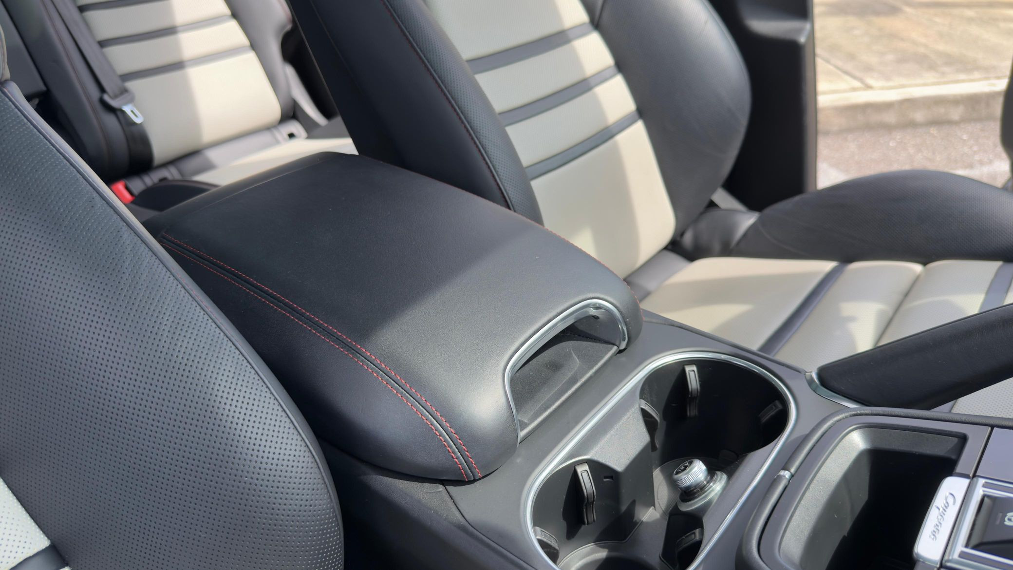 2019 Porsche Cayenne Turbo - Image 40