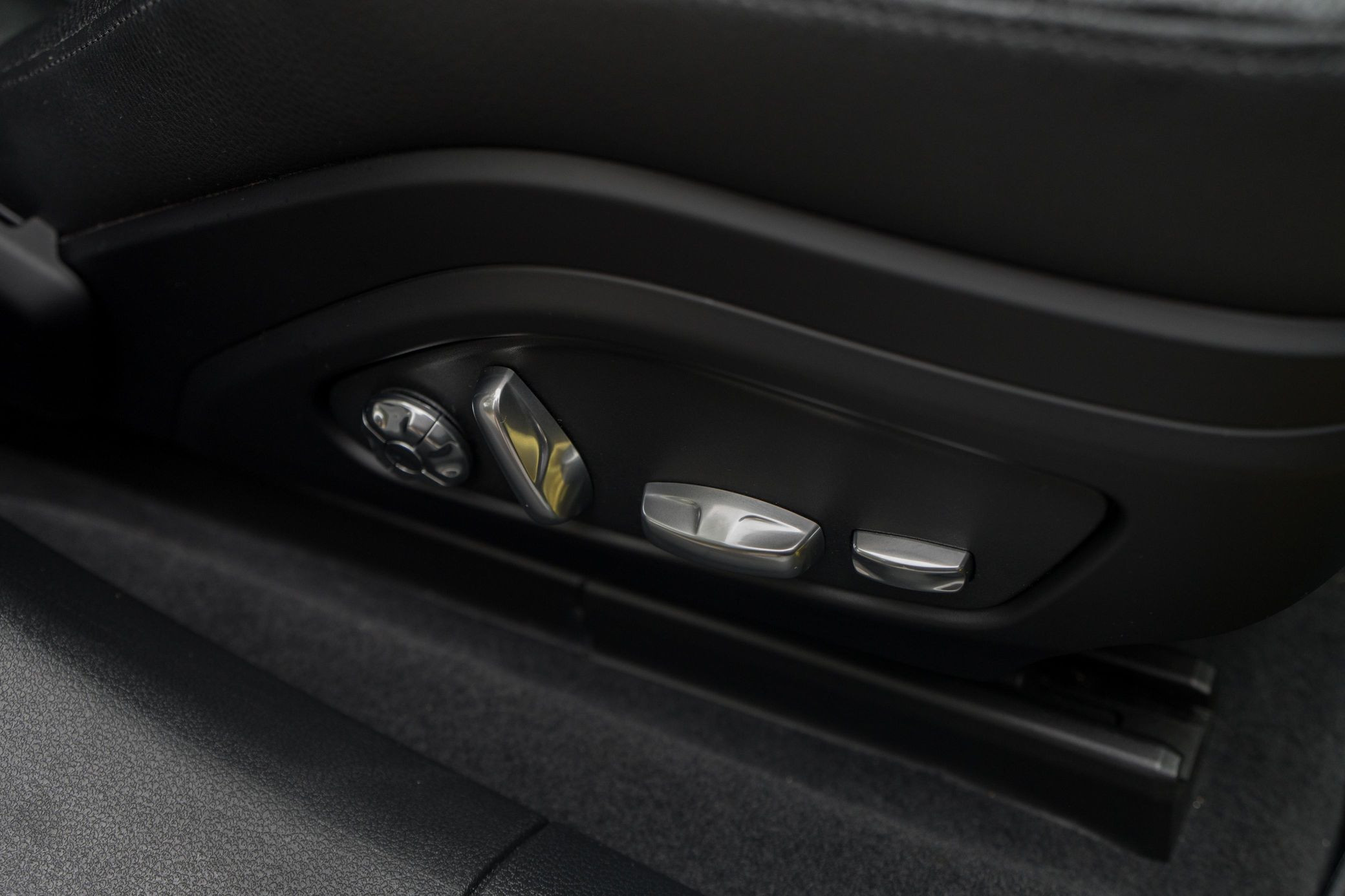 2020 Porsche Panamera 4S - Image 22