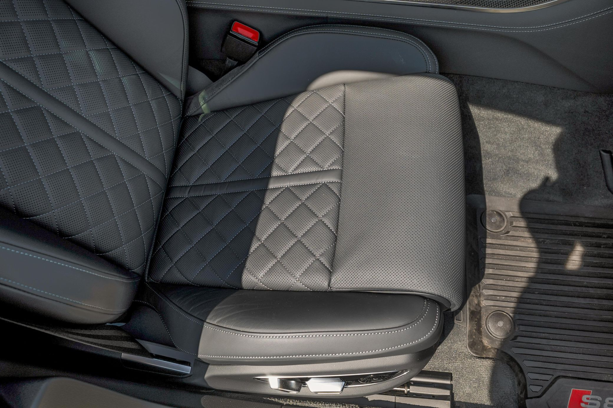 2025 Audi S8 - Image 41