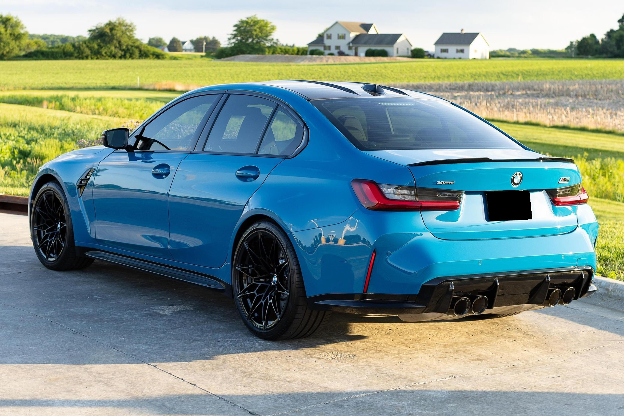 2025 BMW M3 Competition - Image 40