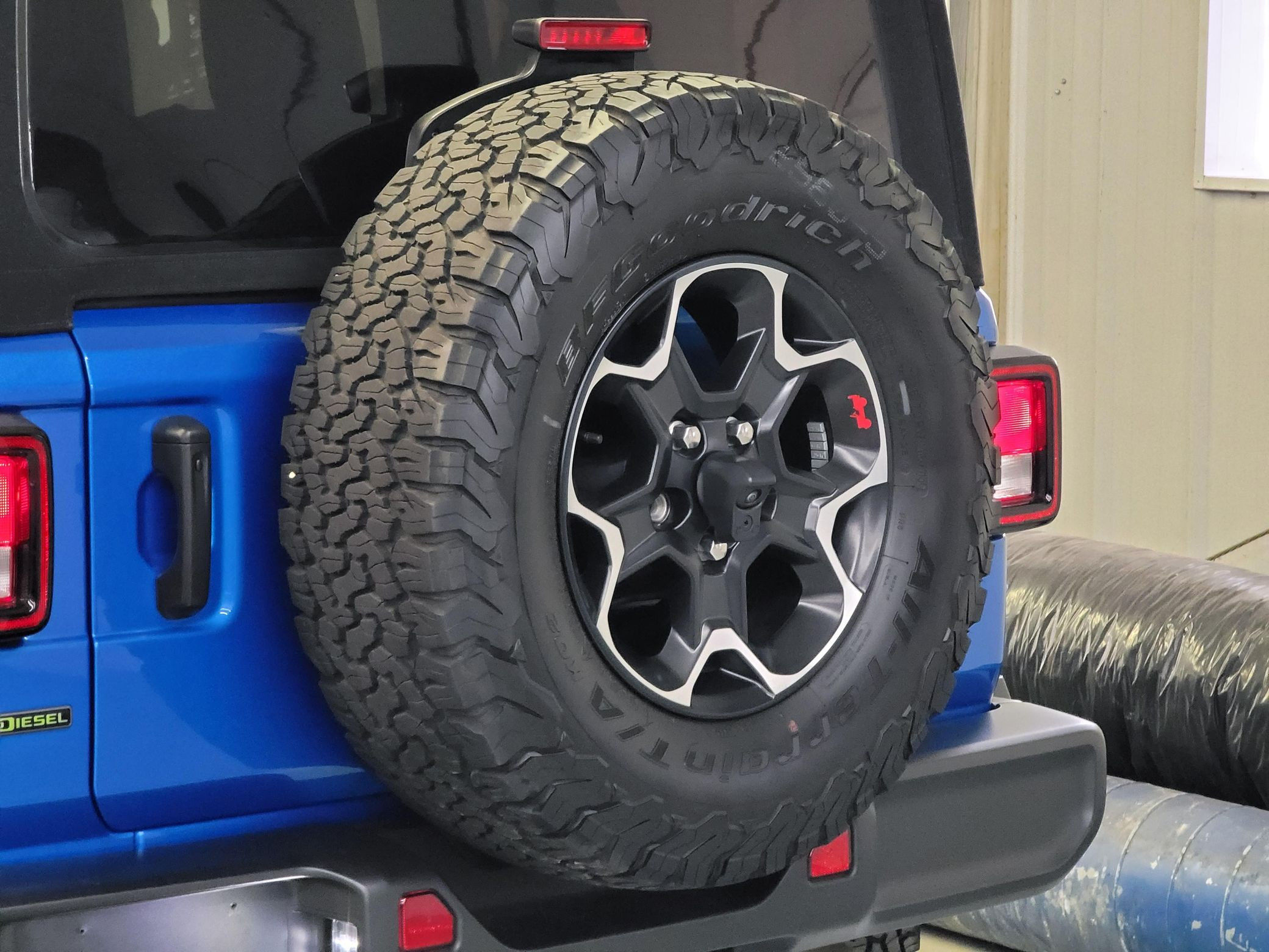 2023 Jeep Wrangler Rubicon - Image 22