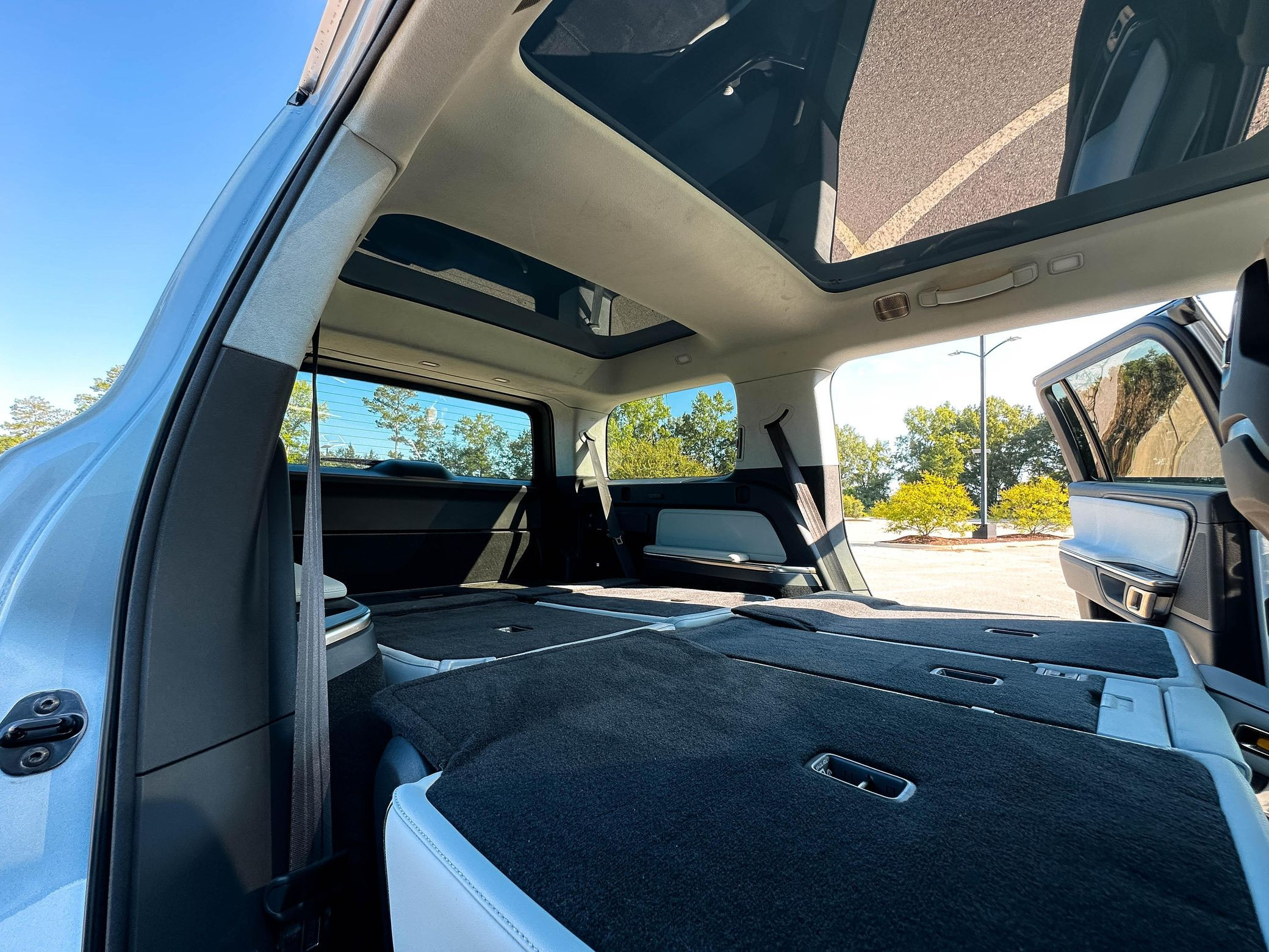 2023 Rivian R1S Adventure Edition - Image 49