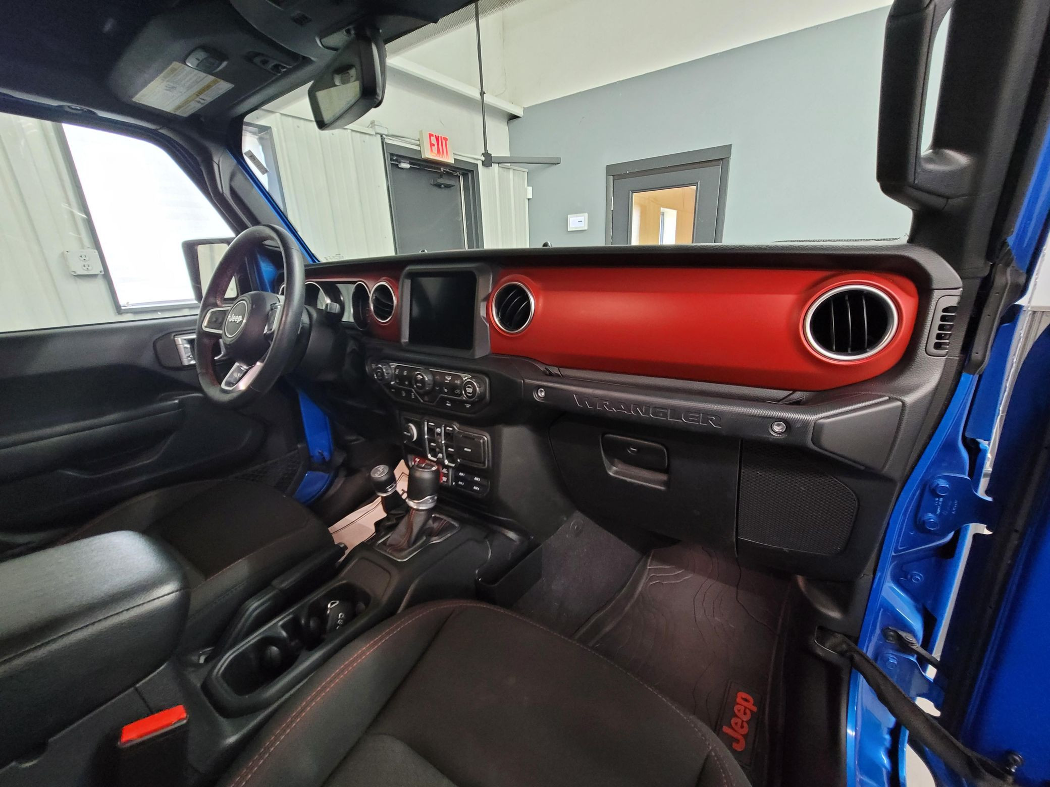 2023 Jeep Wrangler Rubicon - Image 25