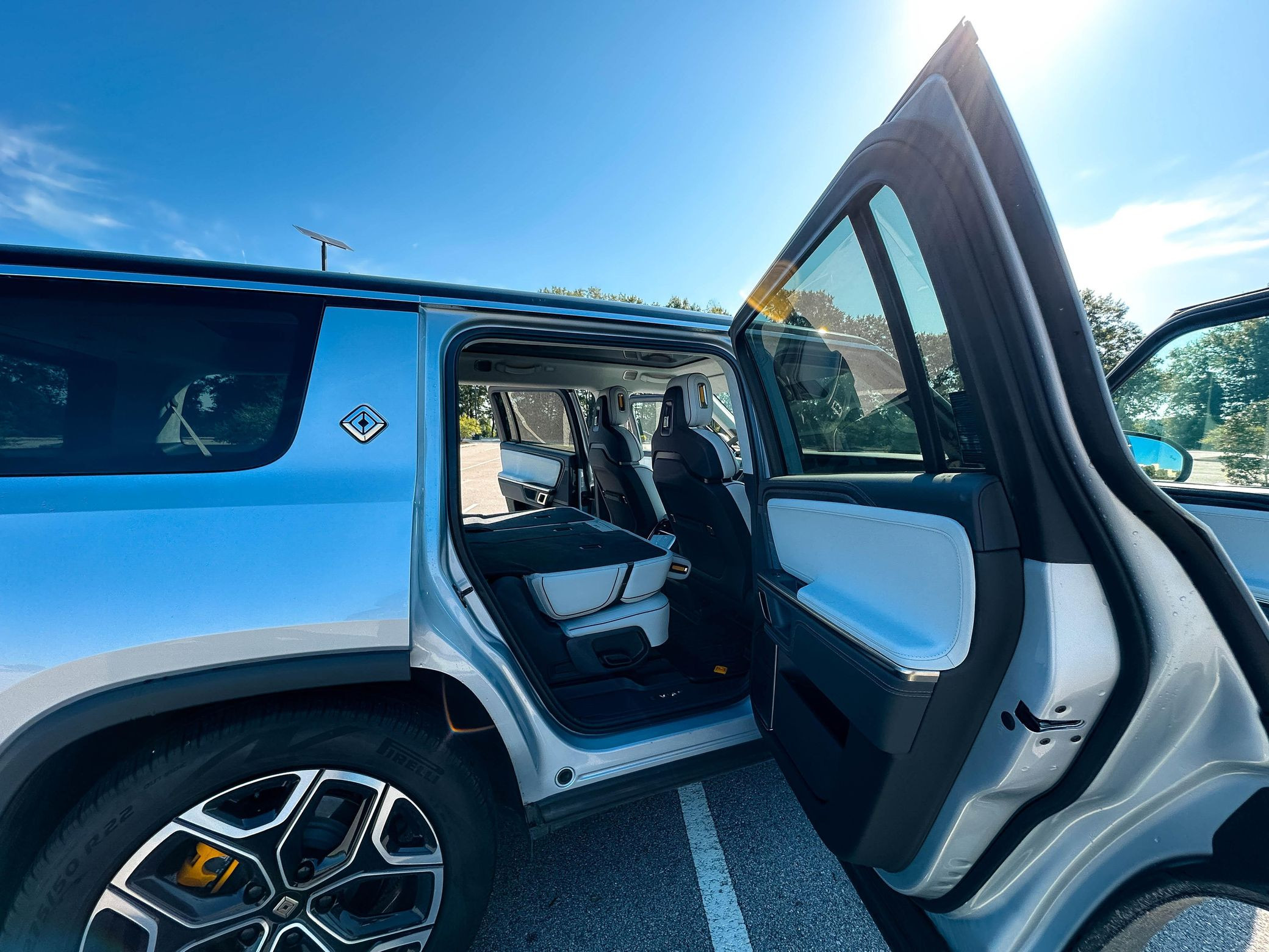2023 Rivian R1S Adventure Edition - Image 51