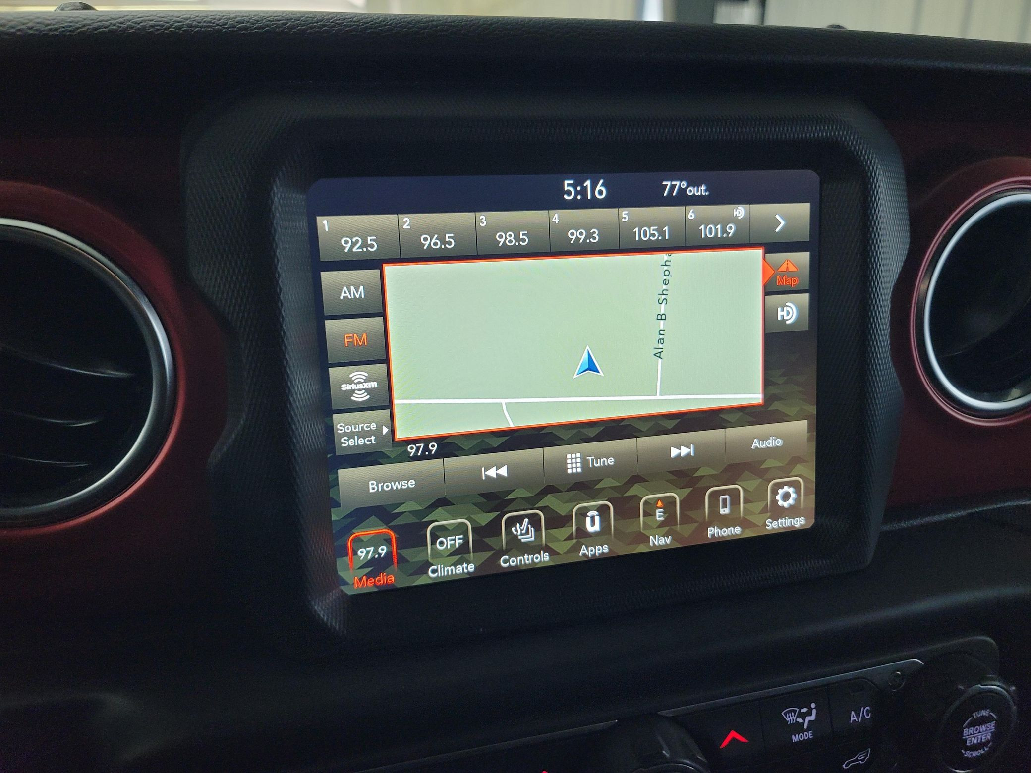 2023 Jeep Wrangler Rubicon - Image 27