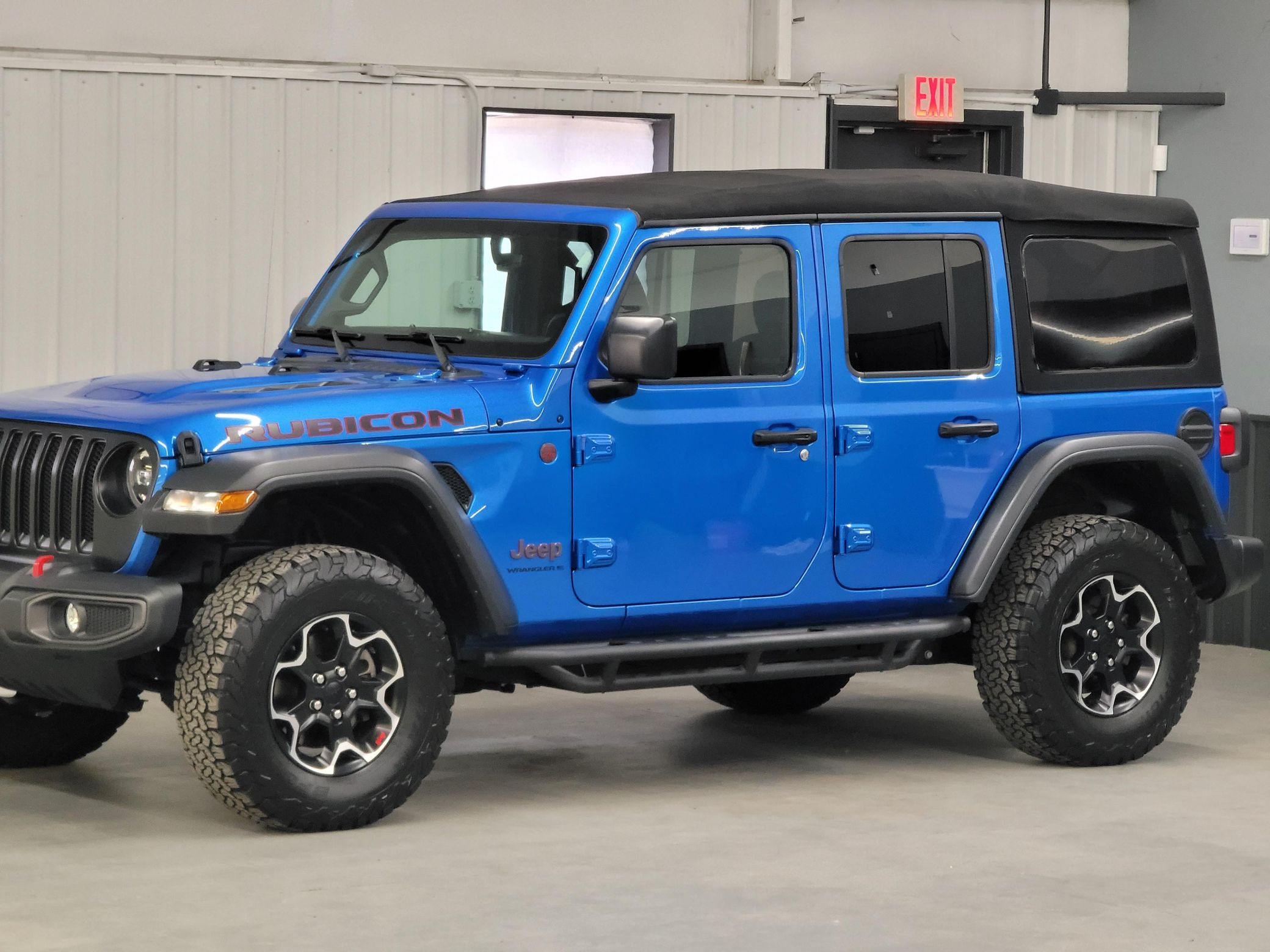 2023 Jeep Wrangler Rubicon - Image 3