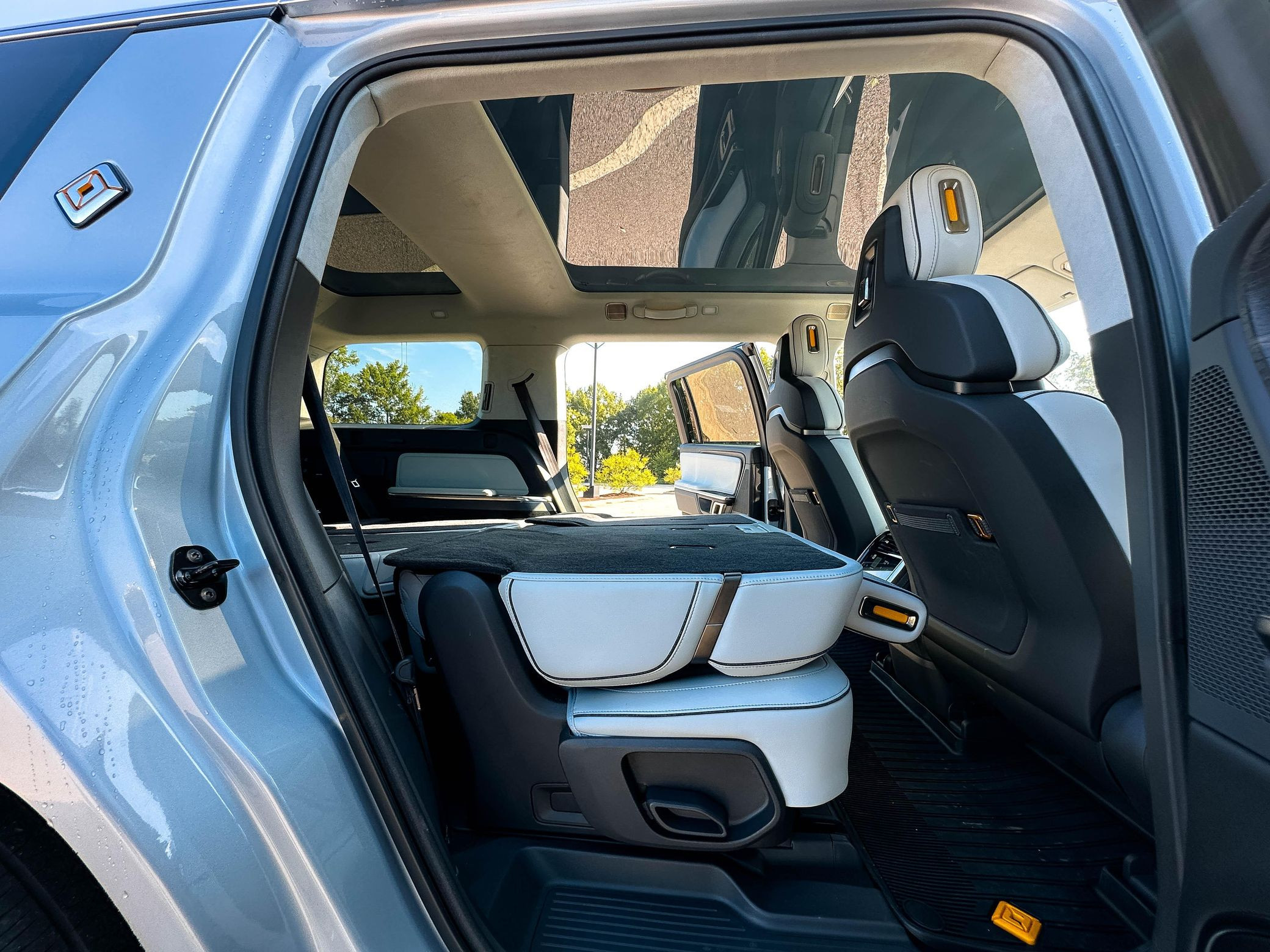 2023 Rivian R1S Adventure Edition - Image 58