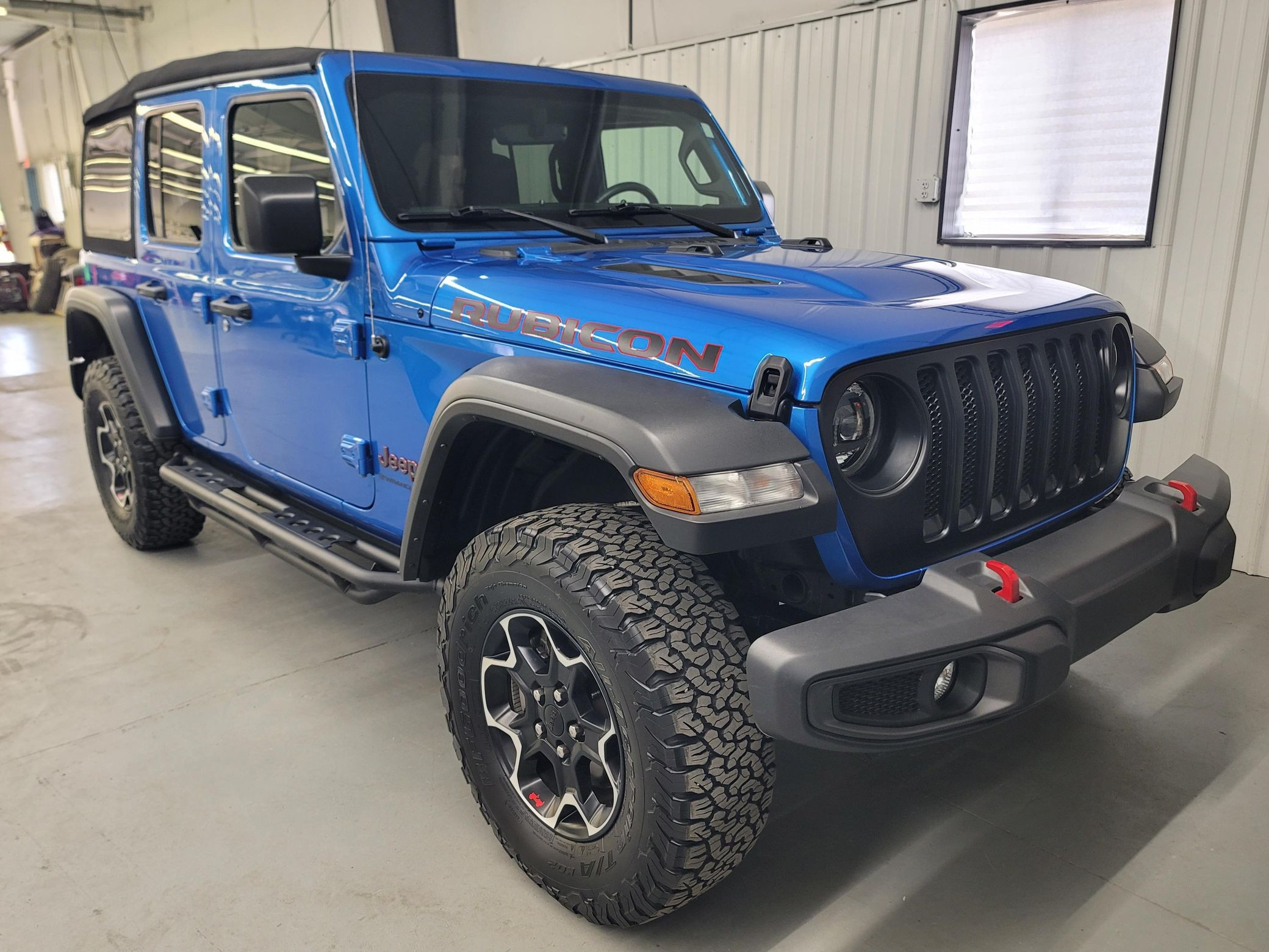 2023 Jeep Wrangler Rubicon - Image 32