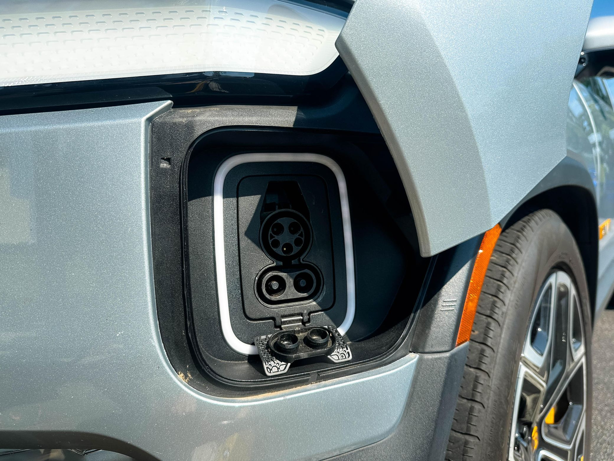 2023 Rivian R1S Adventure Edition - Image 60