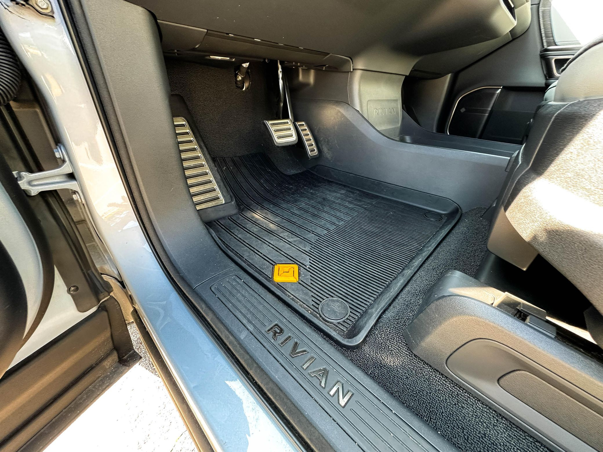 2023 Rivian R1S Adventure Edition - Image 65