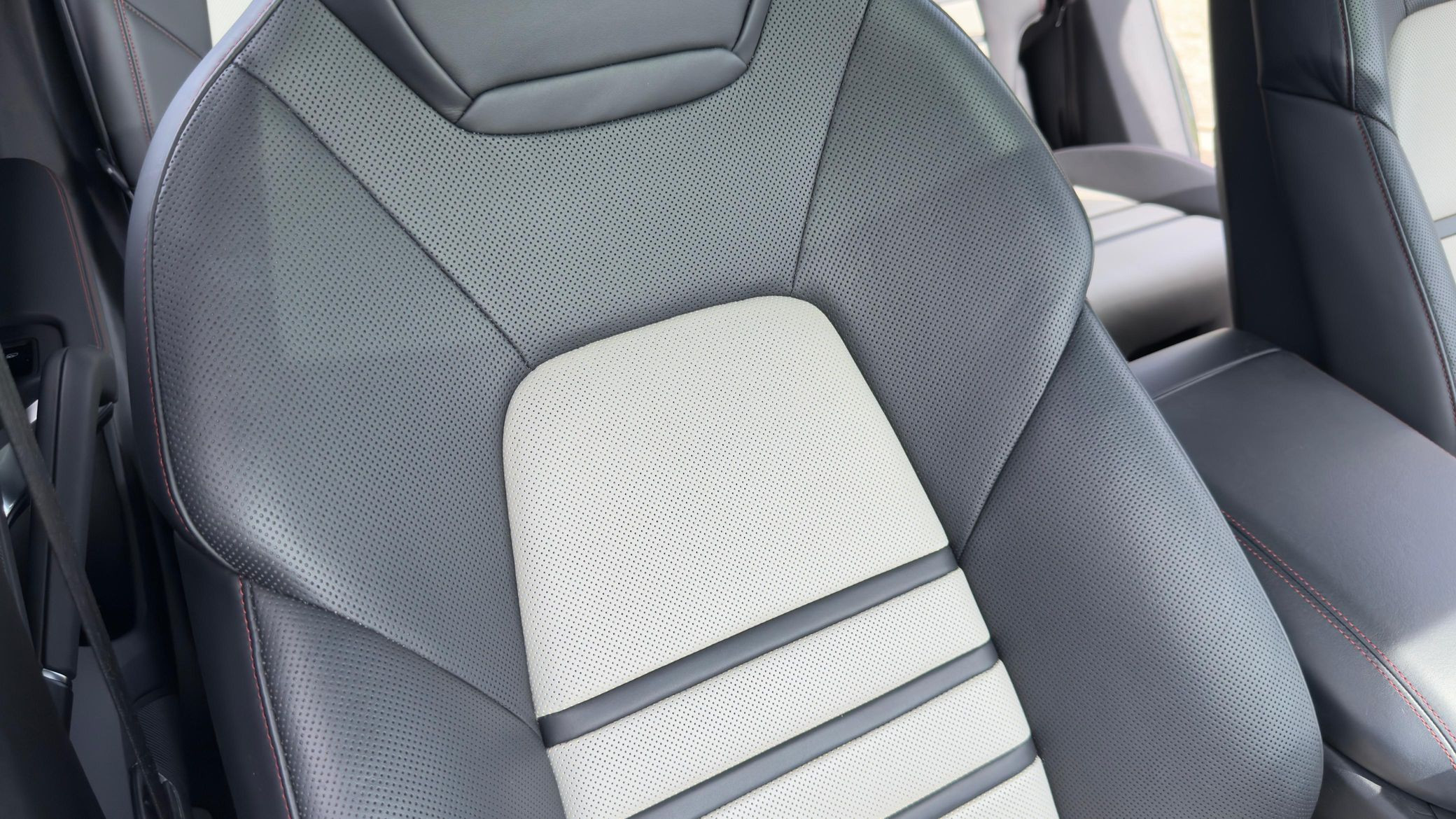 2019 Porsche Cayenne Turbo - Image 64