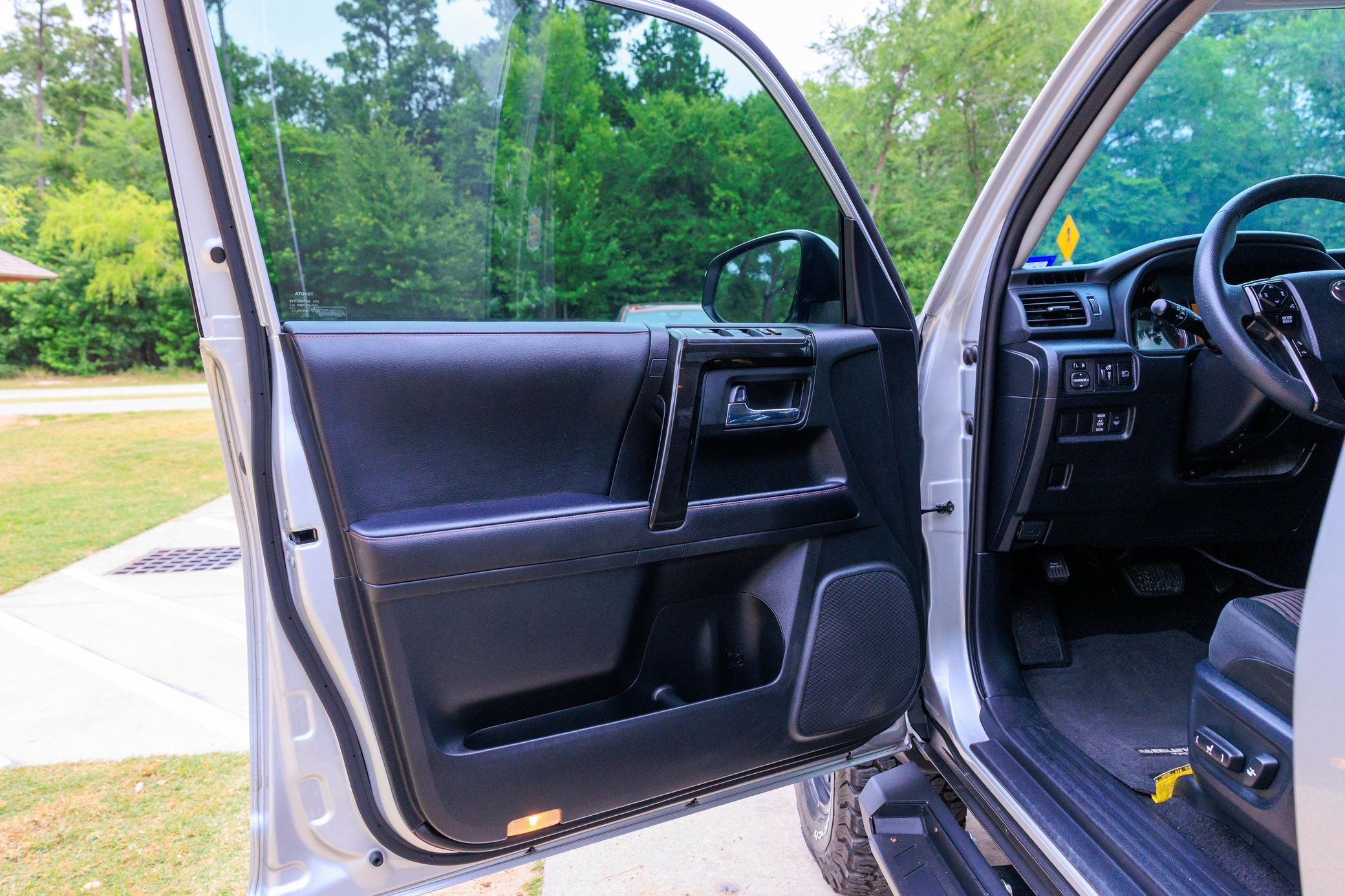 2023 Toyota 4Runner TRD Off-Road - Image 51