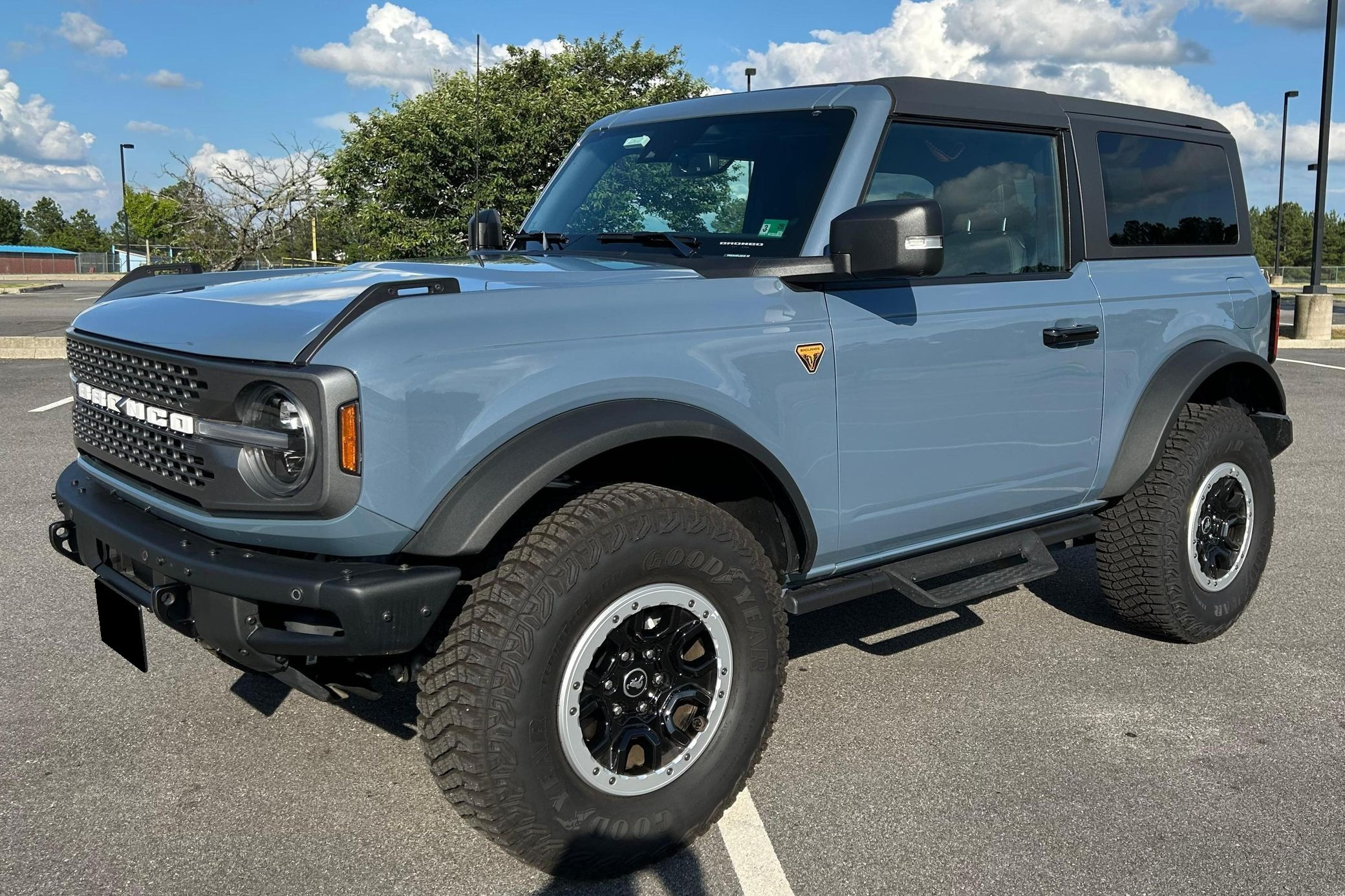 2024 Ford Bronco Badlands - Image 2