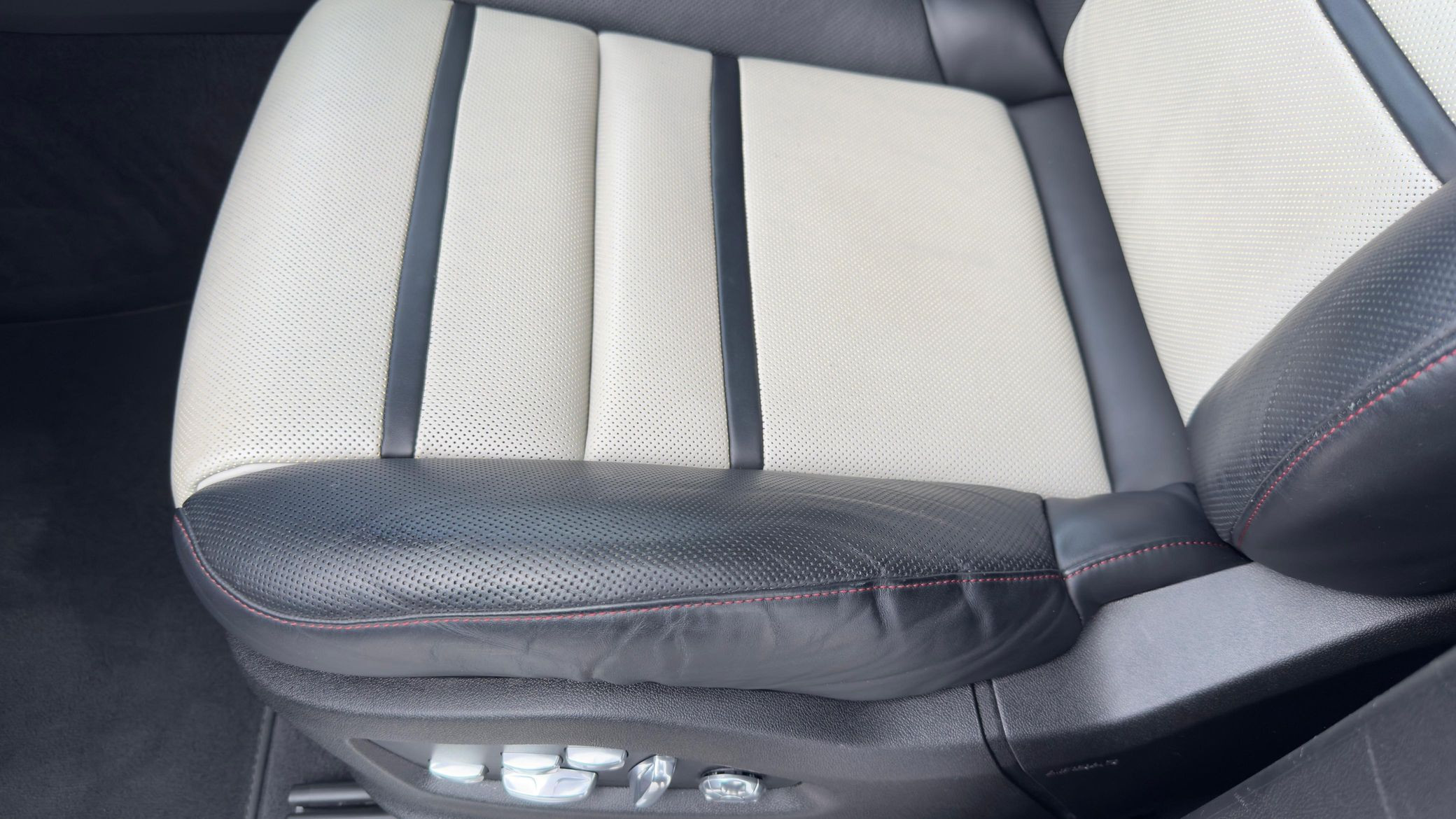 2019 Porsche Cayenne Turbo - Image 68