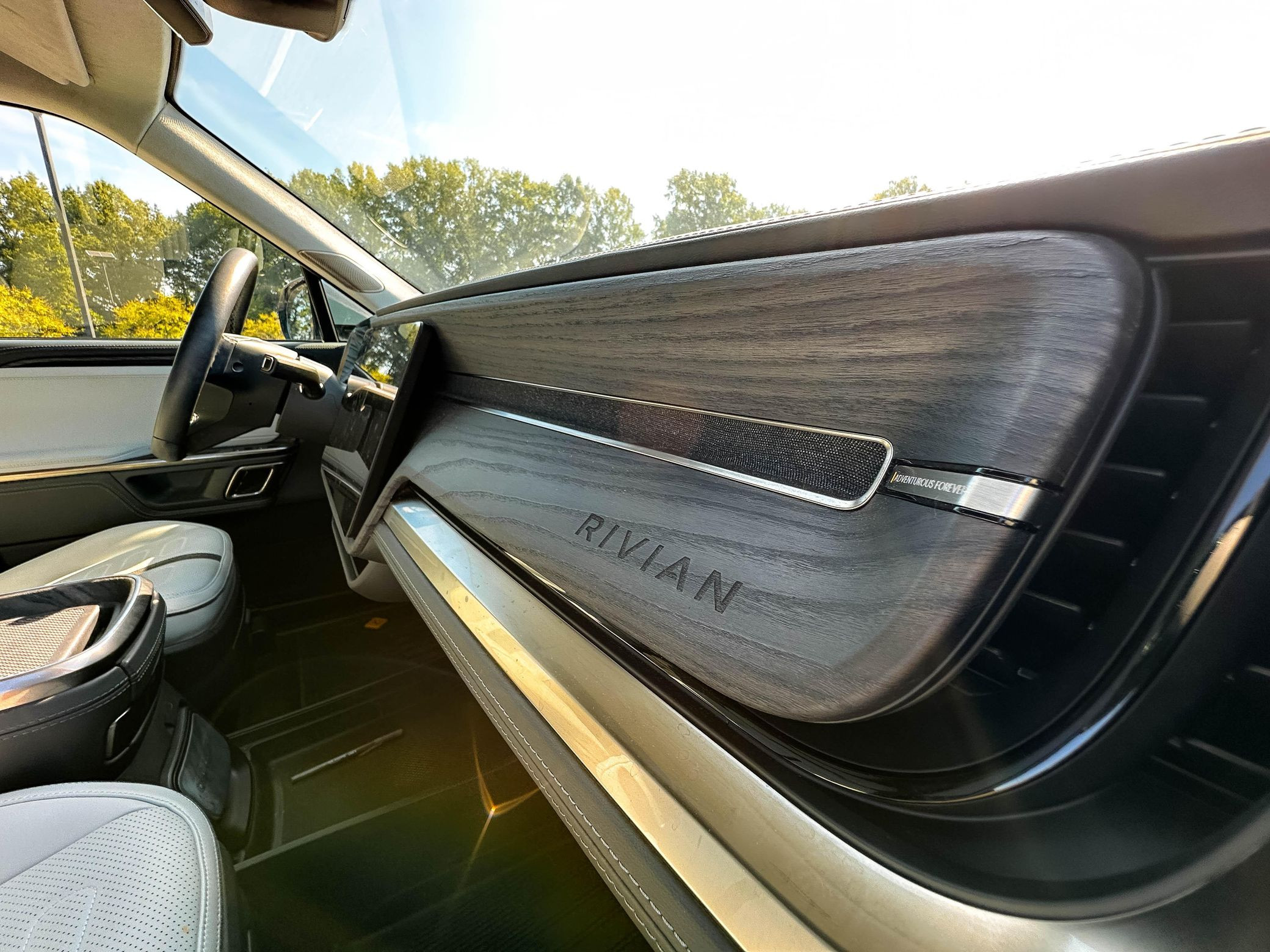 2023 Rivian R1S Adventure Edition - Image 70