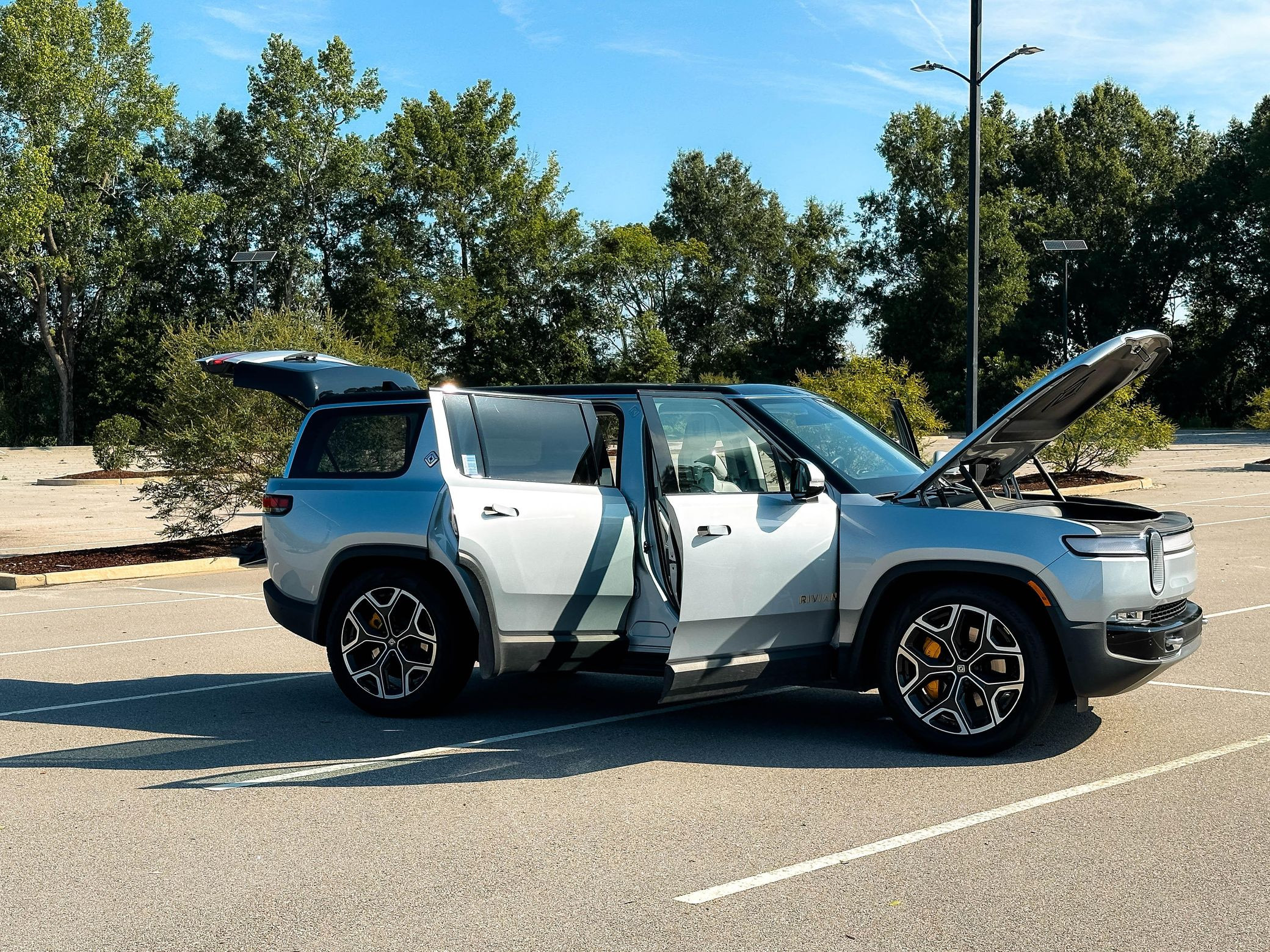 2023 Rivian R1S Adventure Edition - Image 71