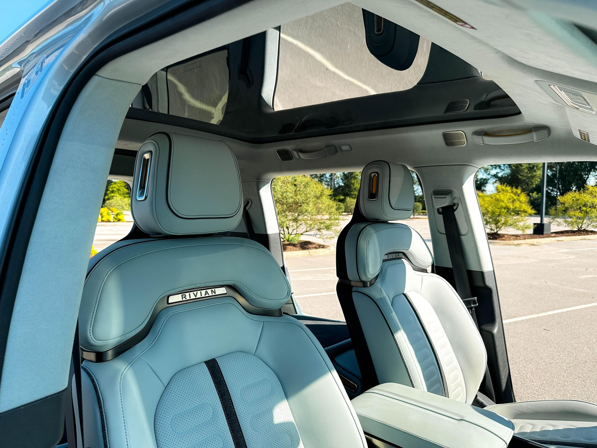 2023 Rivian R1S Adventure Edition - Image 73