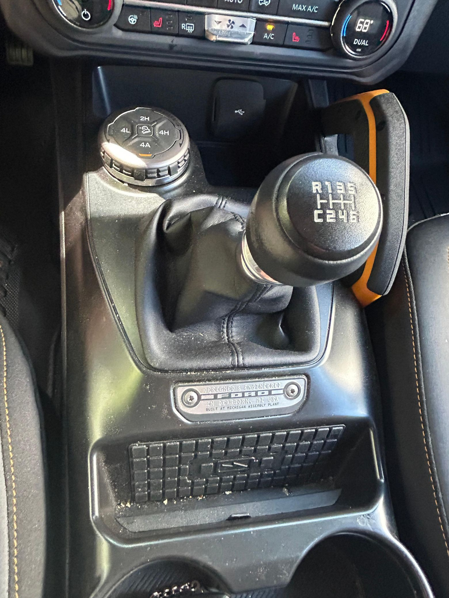 2024 Ford Bronco Badlands - Image 9