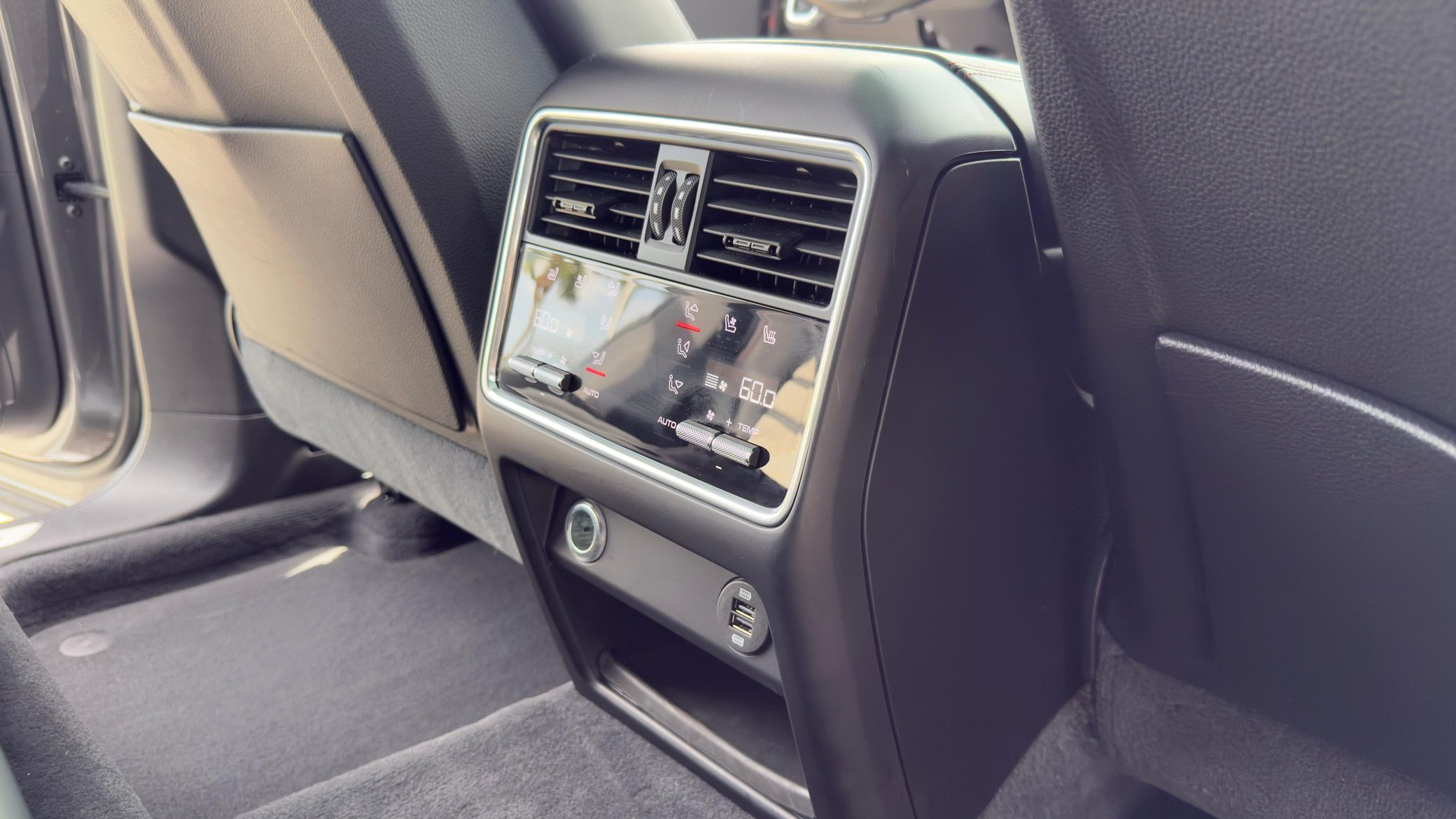 2019 Porsche Cayenne Turbo - Image 77