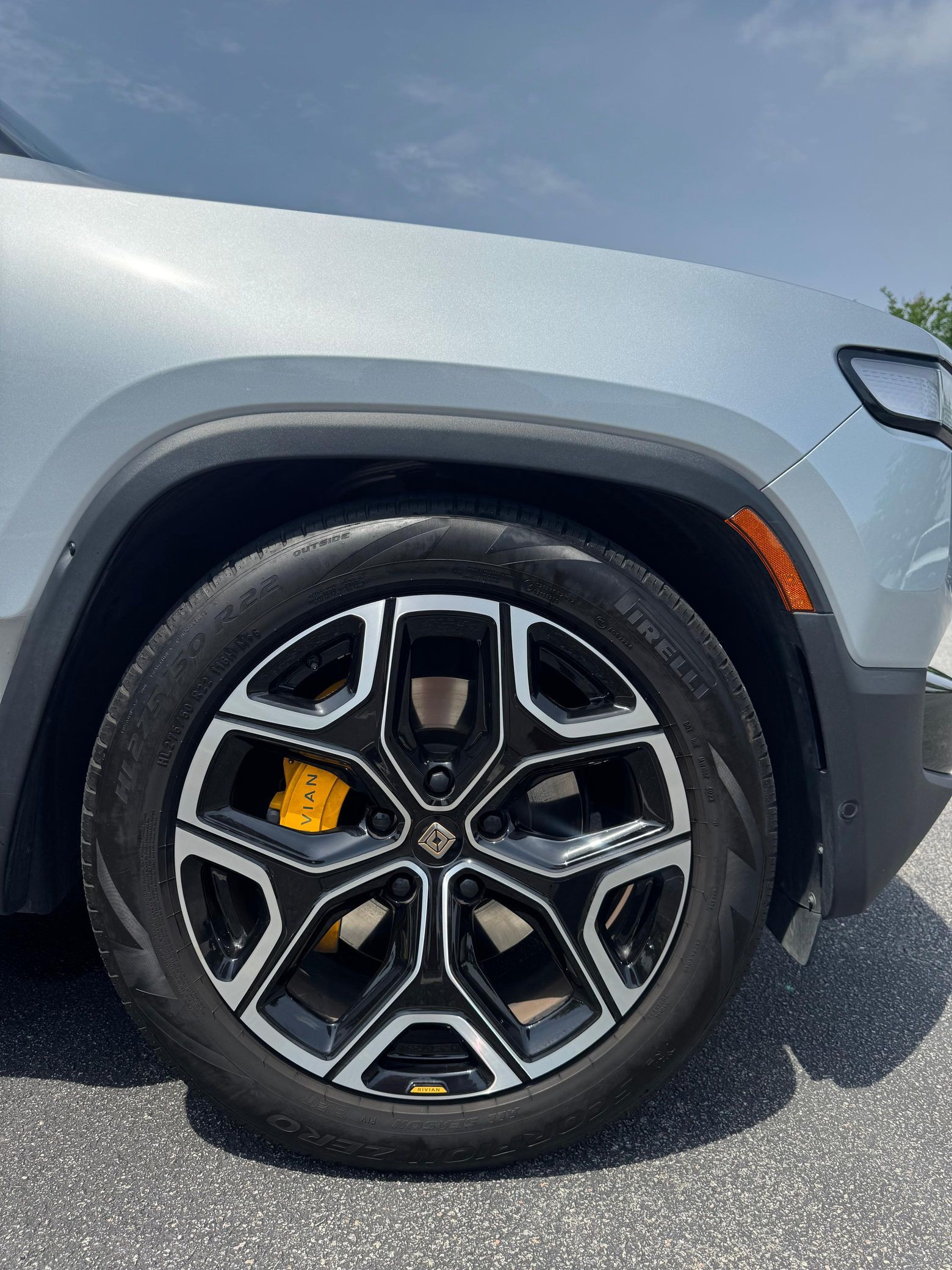 2023 Rivian R1S Adventure Edition - Image 79