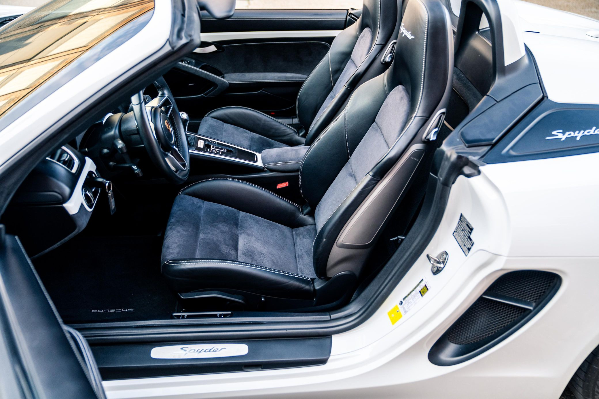 2016 Porsche Boxster Spyder - Image 25