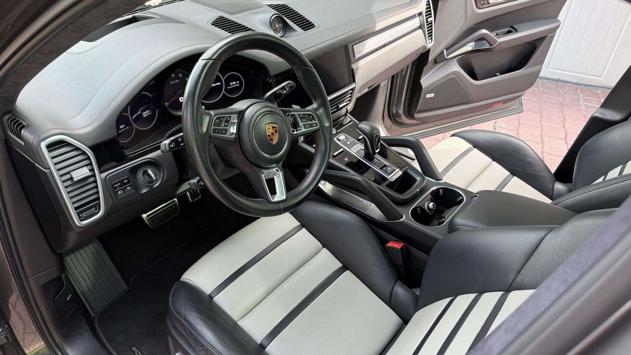 2019 Porsche Cayenne Turbo - Image 79