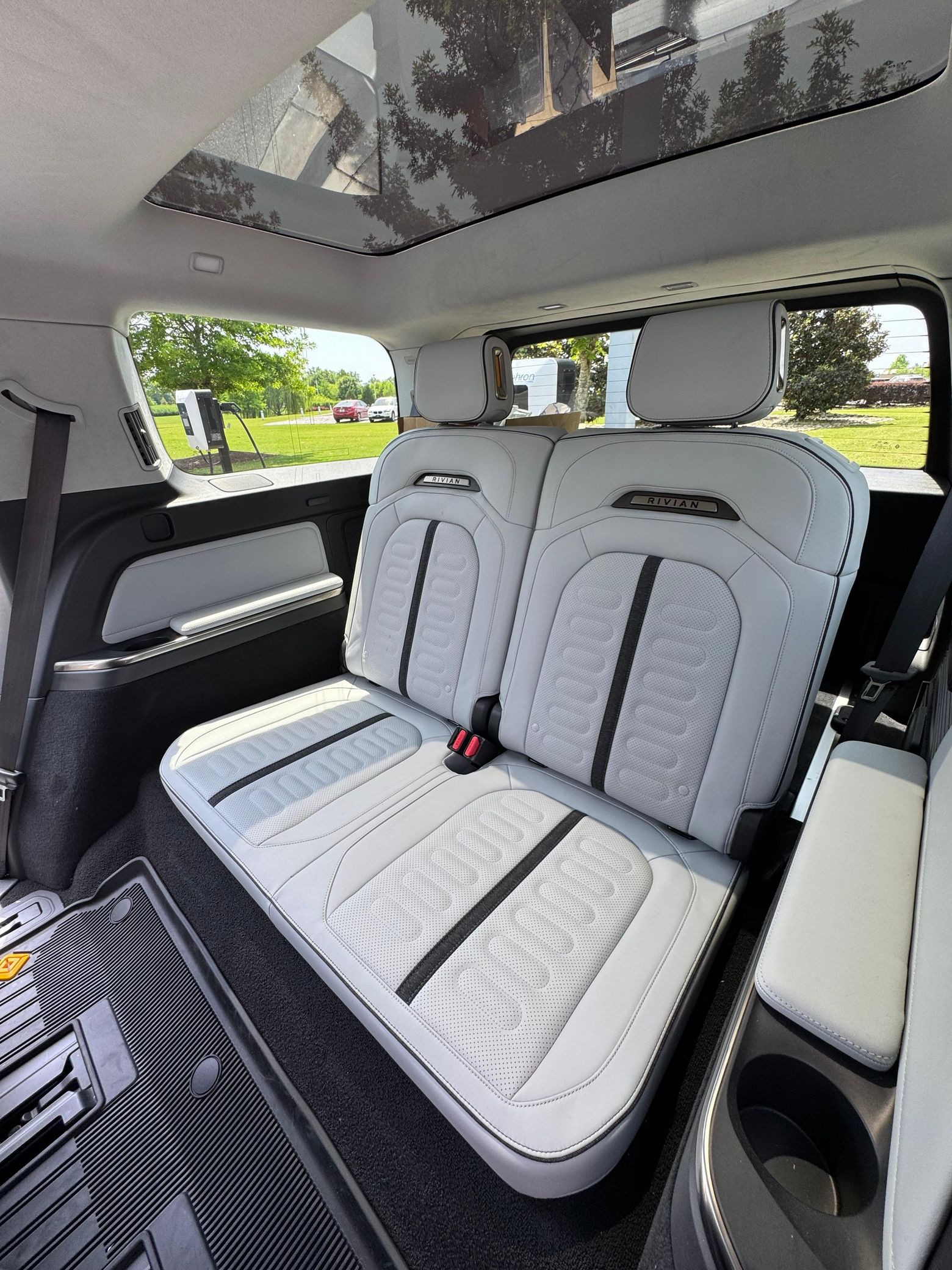 2023 Rivian R1S Adventure Edition - Image 84