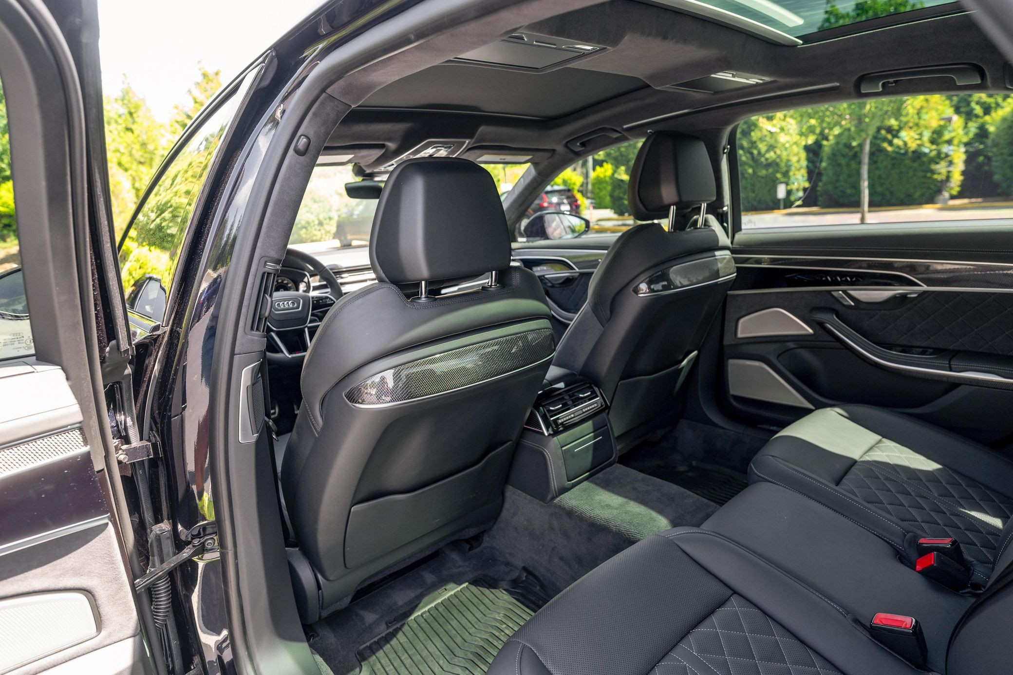 2025 Audi S8 - Image 76