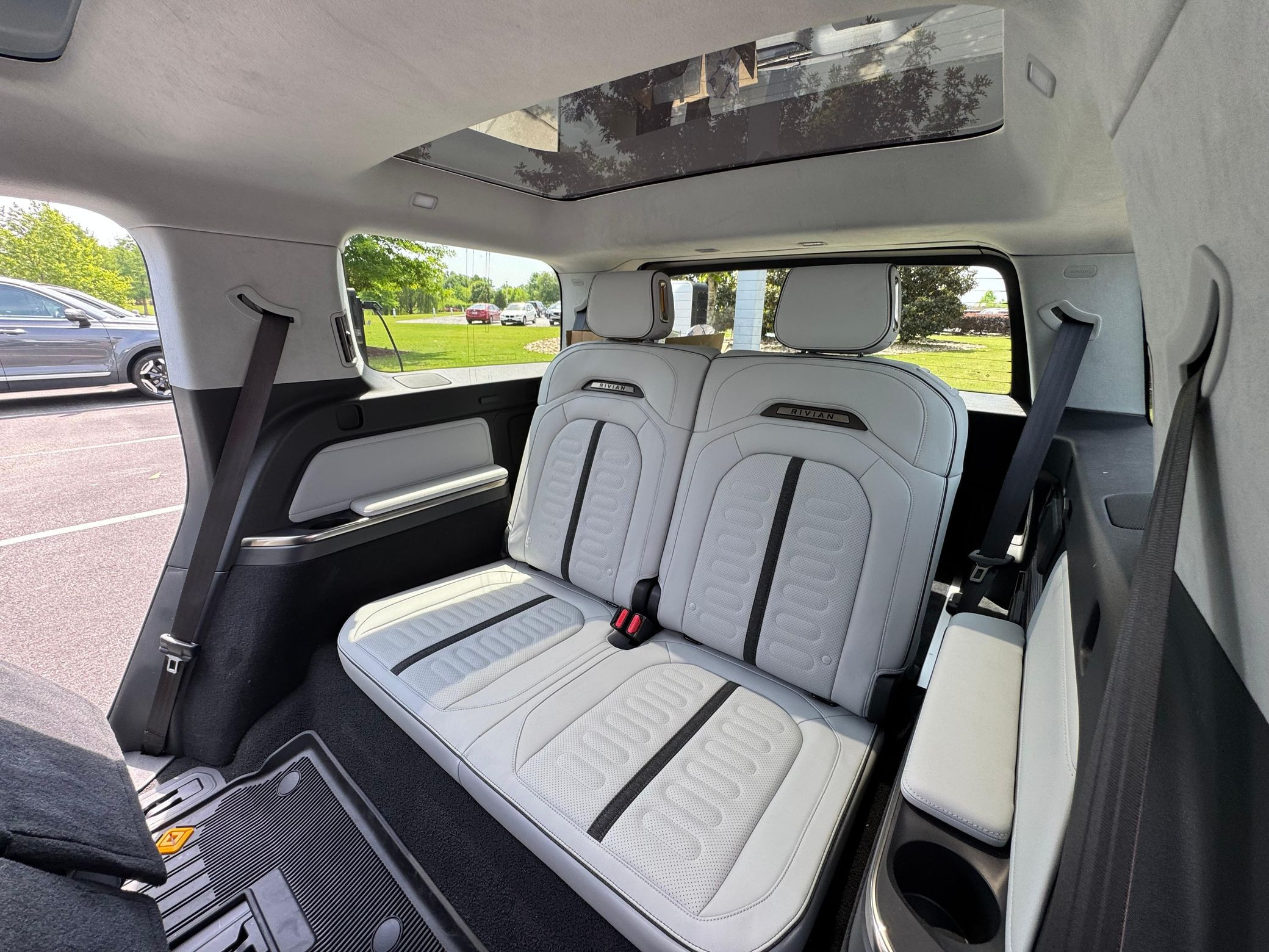 2023 Rivian R1S Adventure Edition - Image 87