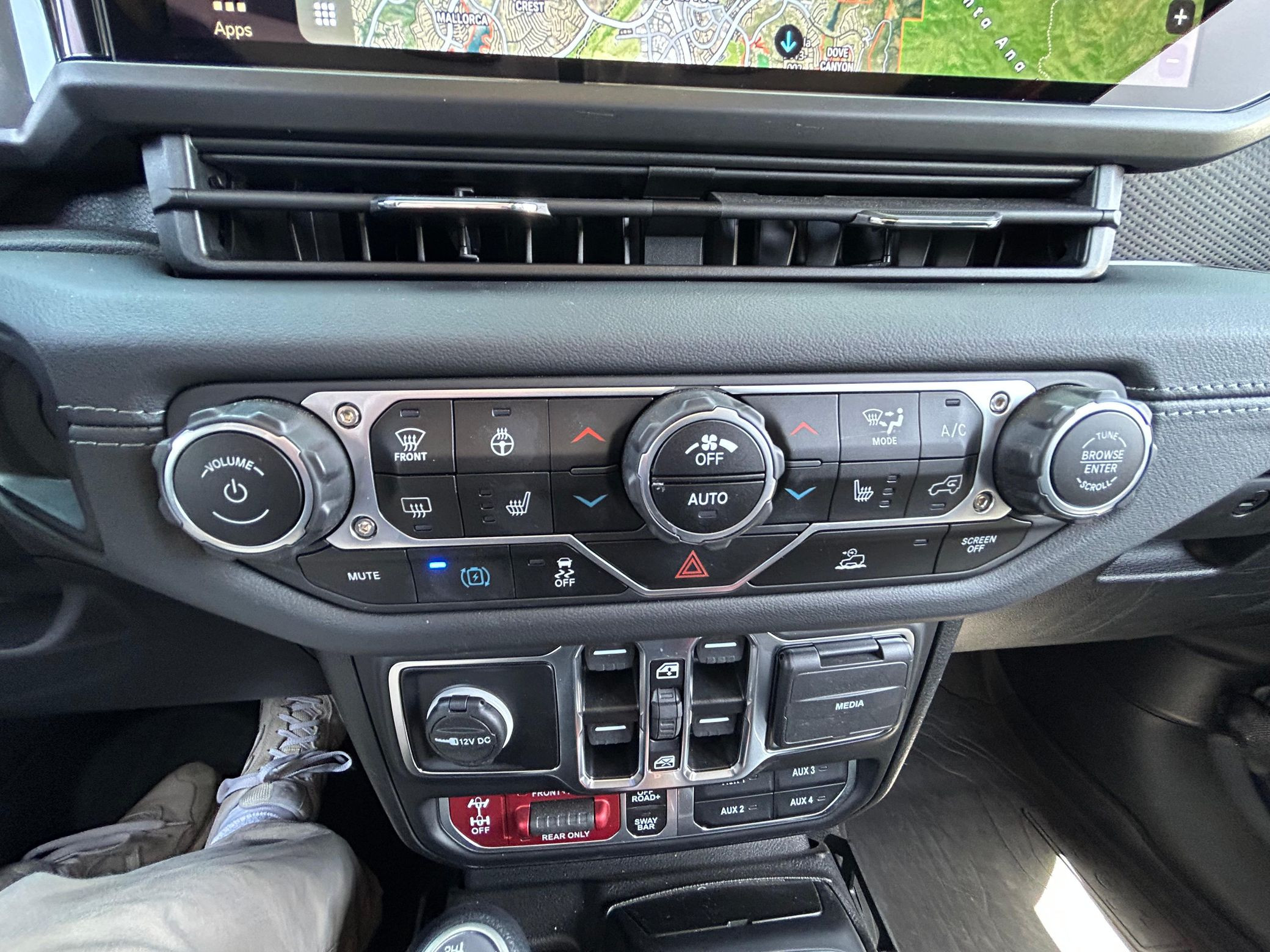 2024 Jeep Wrangler Rubicon 4xe - Image 12