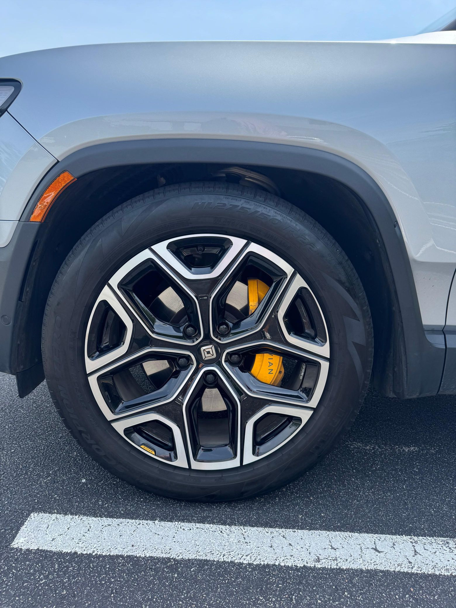 2023 Rivian R1S Adventure Edition - Image 5