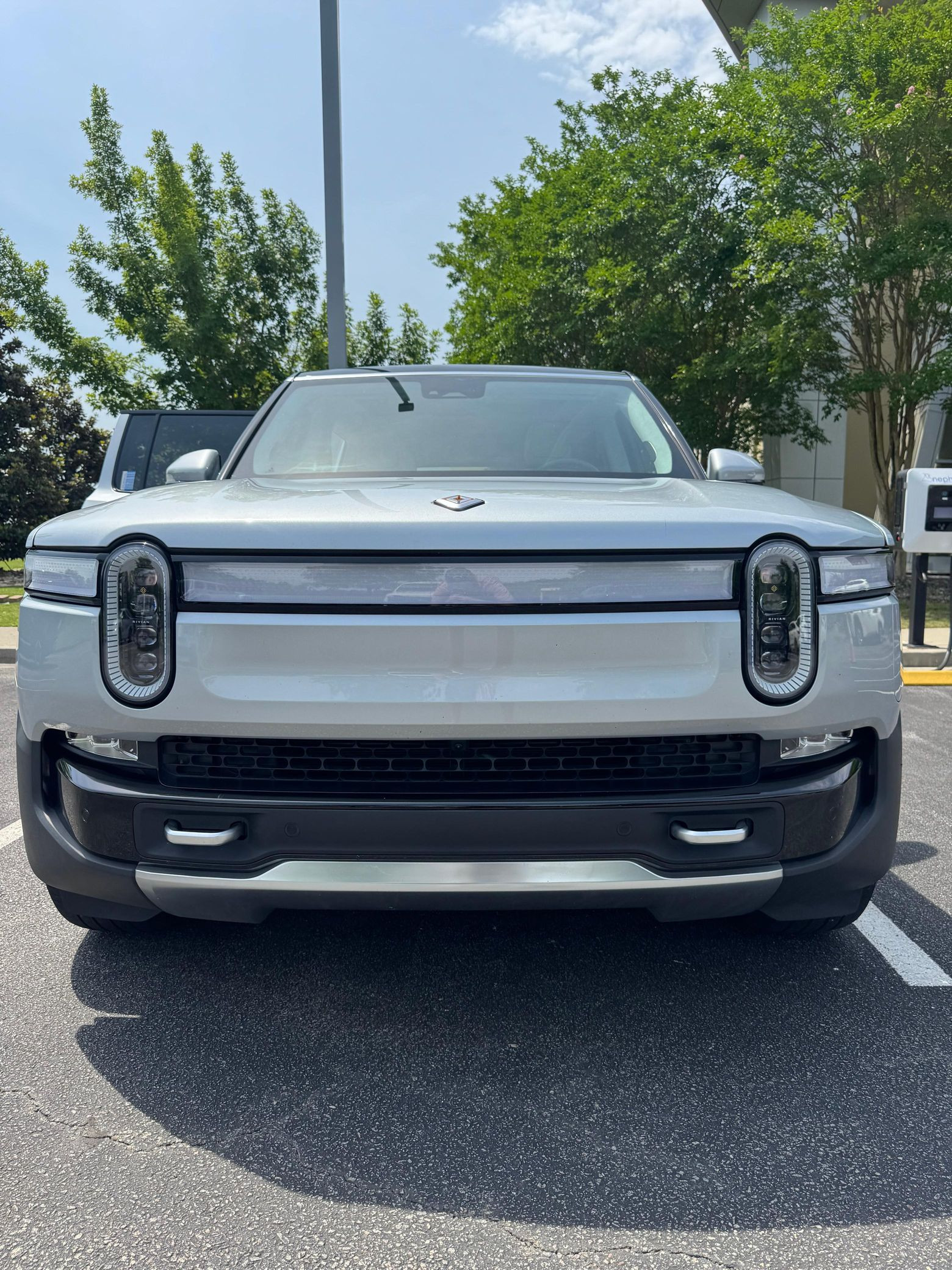 2023 Rivian R1S Adventure Edition - Image 6