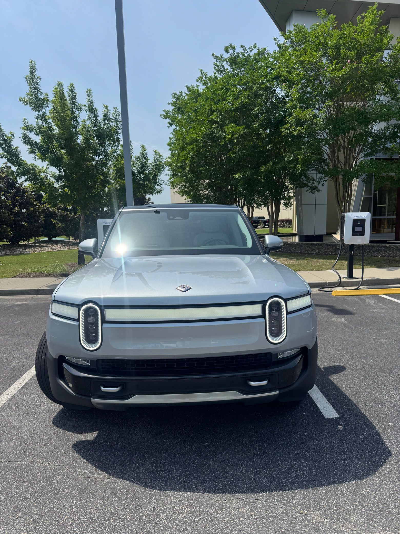 2023 Rivian R1S Adventure Edition - Image 8