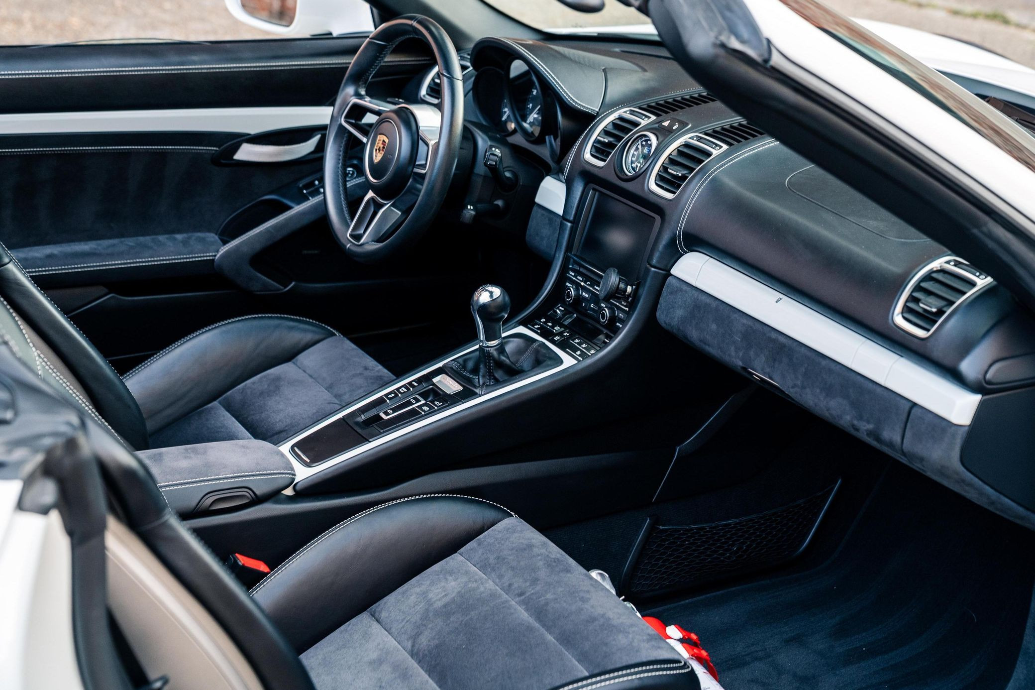 2016 Porsche Boxster Spyder - Image 38