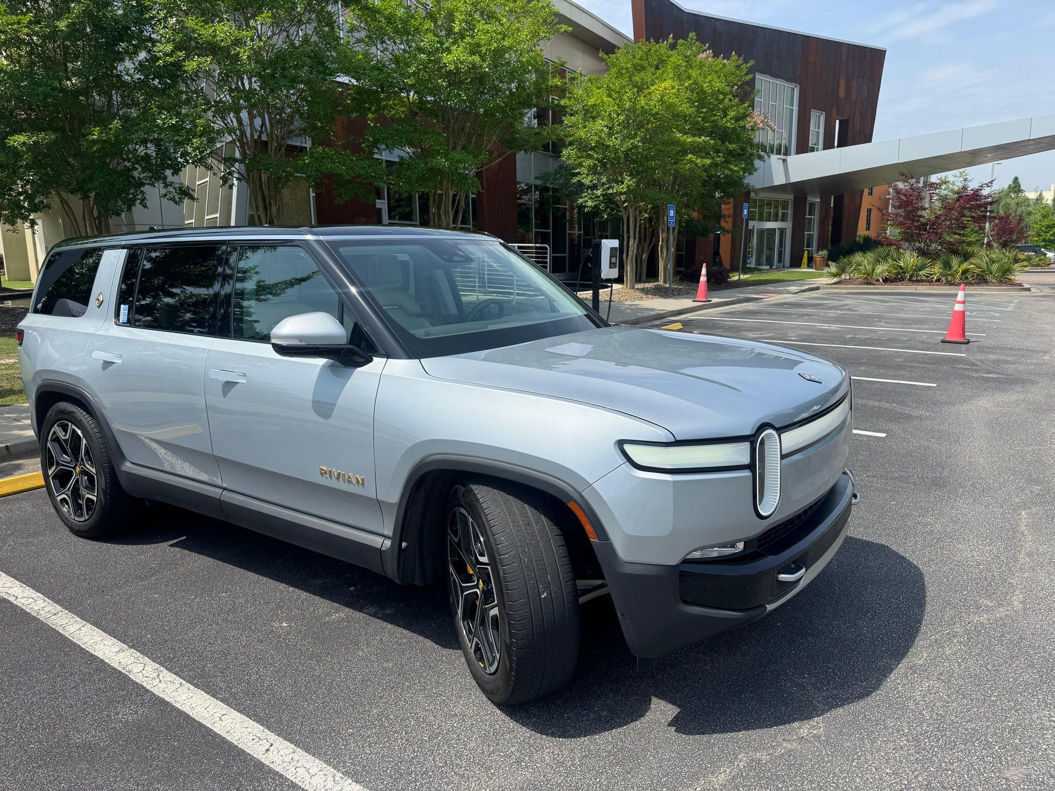 2023 Rivian R1S Adventure Edition
