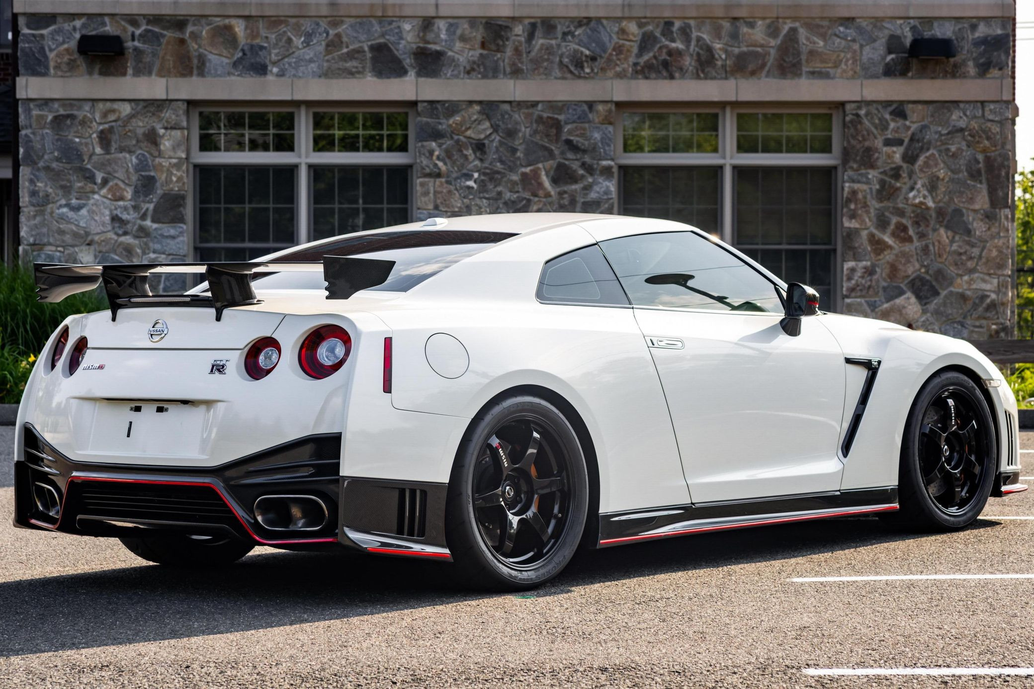 2015 Nissan GT-R NISMO - Image 80