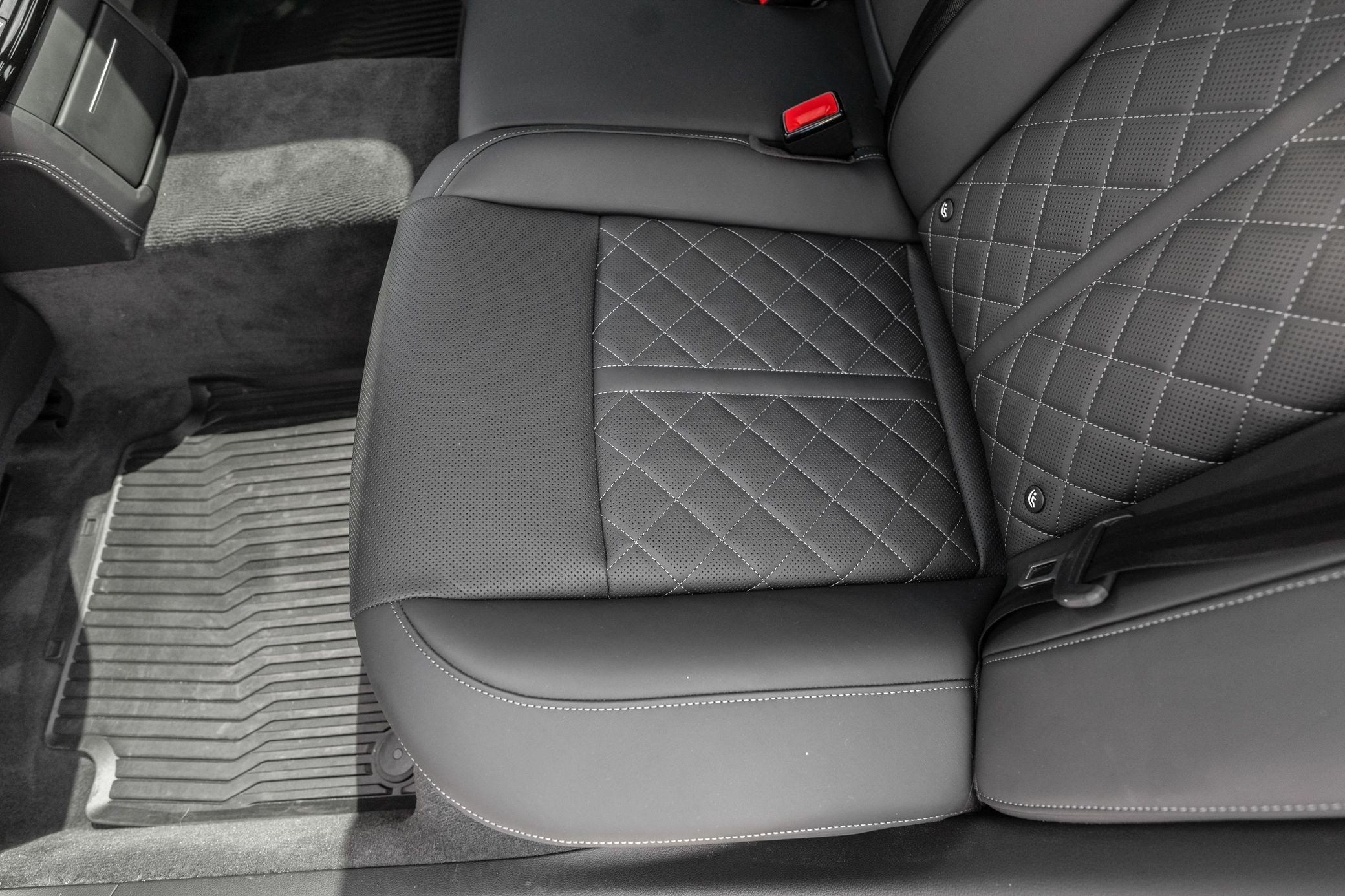 2025 Audi S8 - Image 94