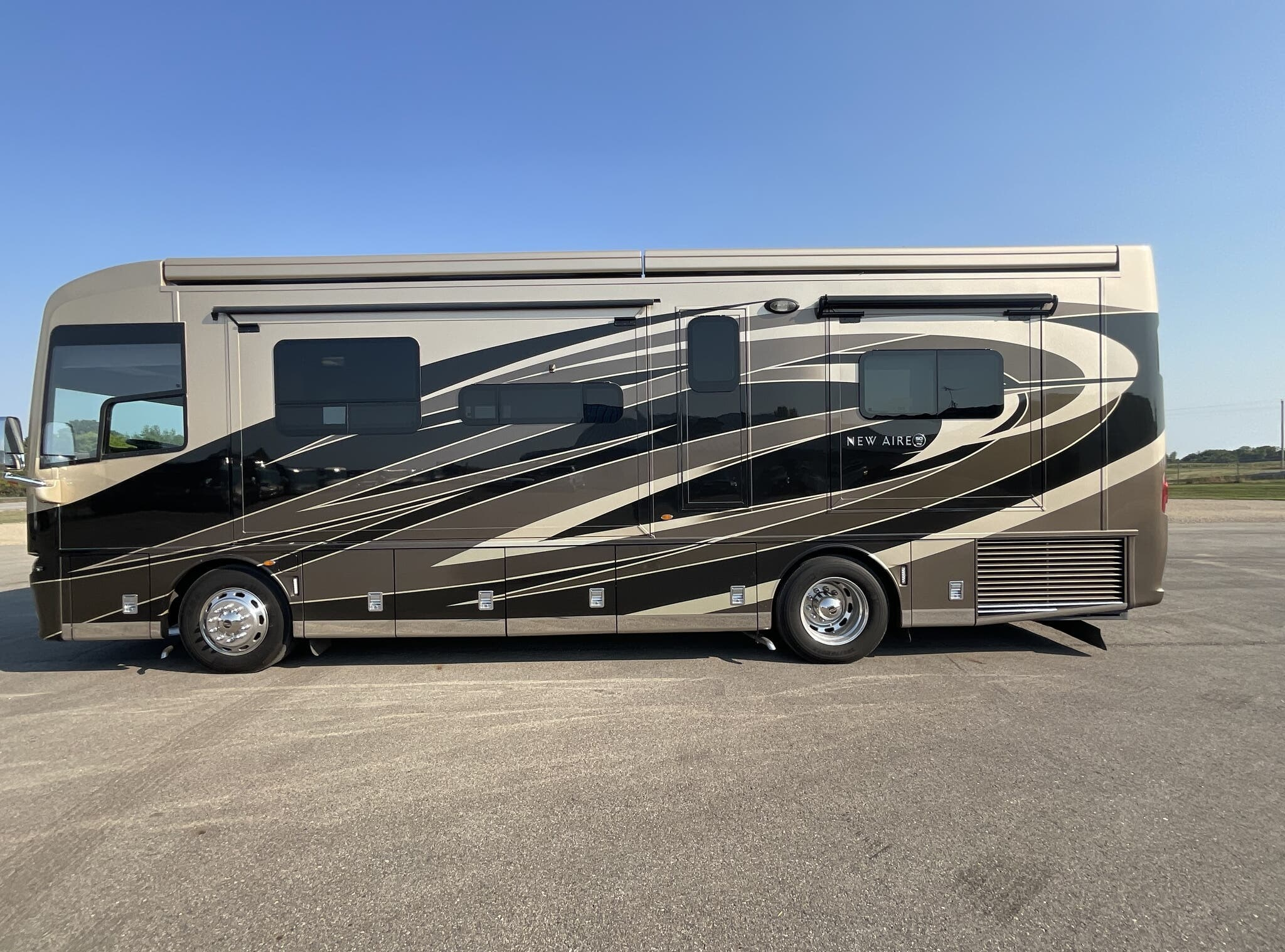 2018 Newmar New Aire 3341 - Image 4