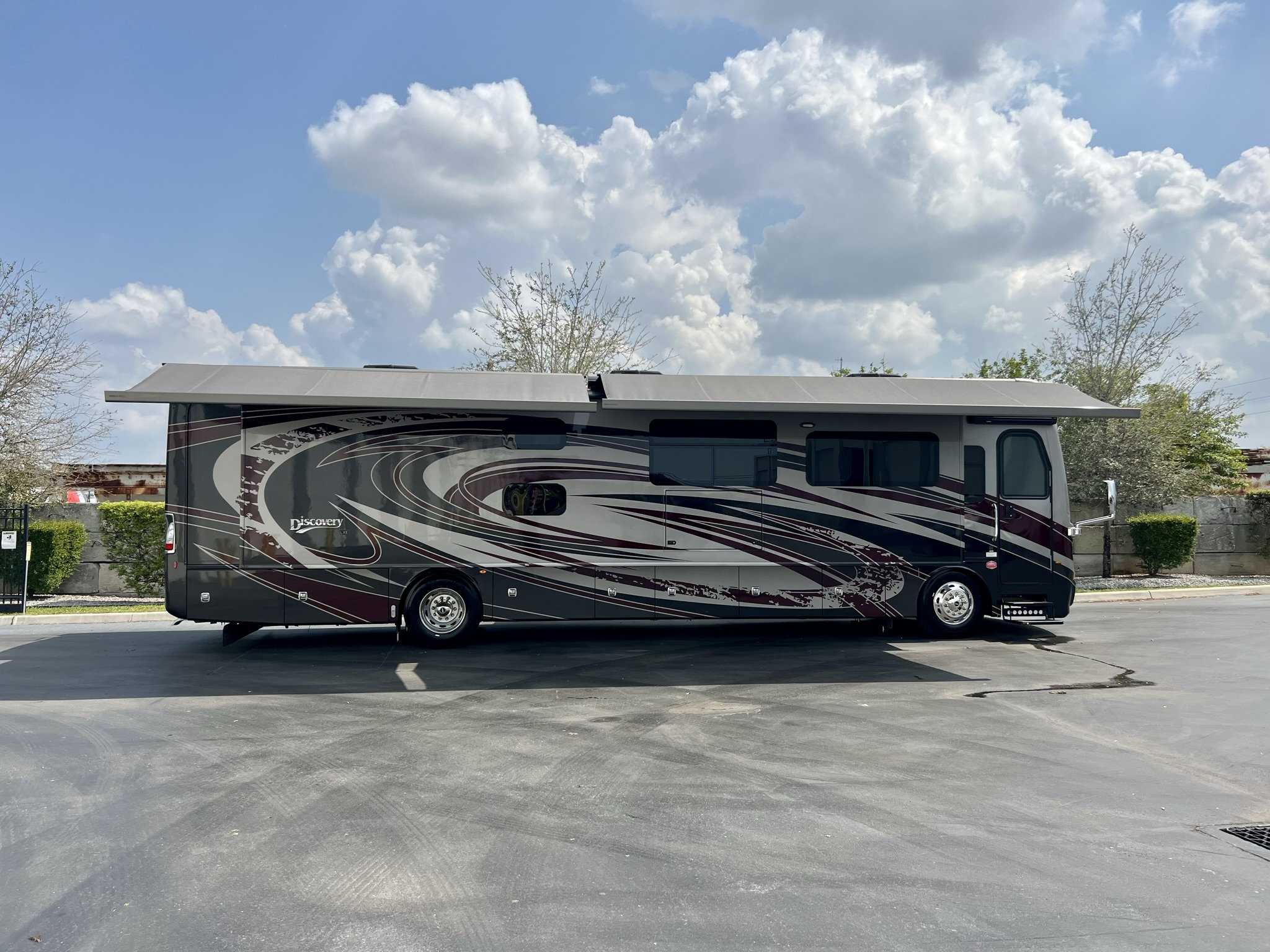 2020 Fleetwood Discovery LXE 40G - Image 20